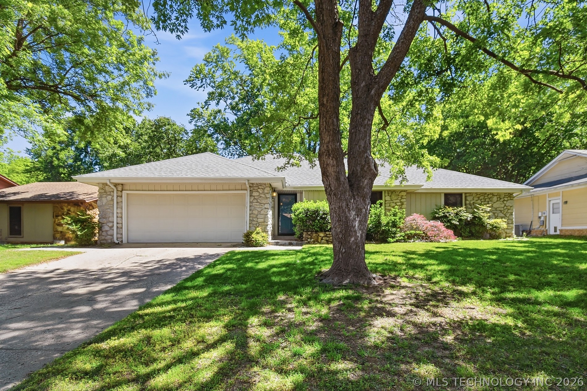 1963 W 65th Street Property Photo 1