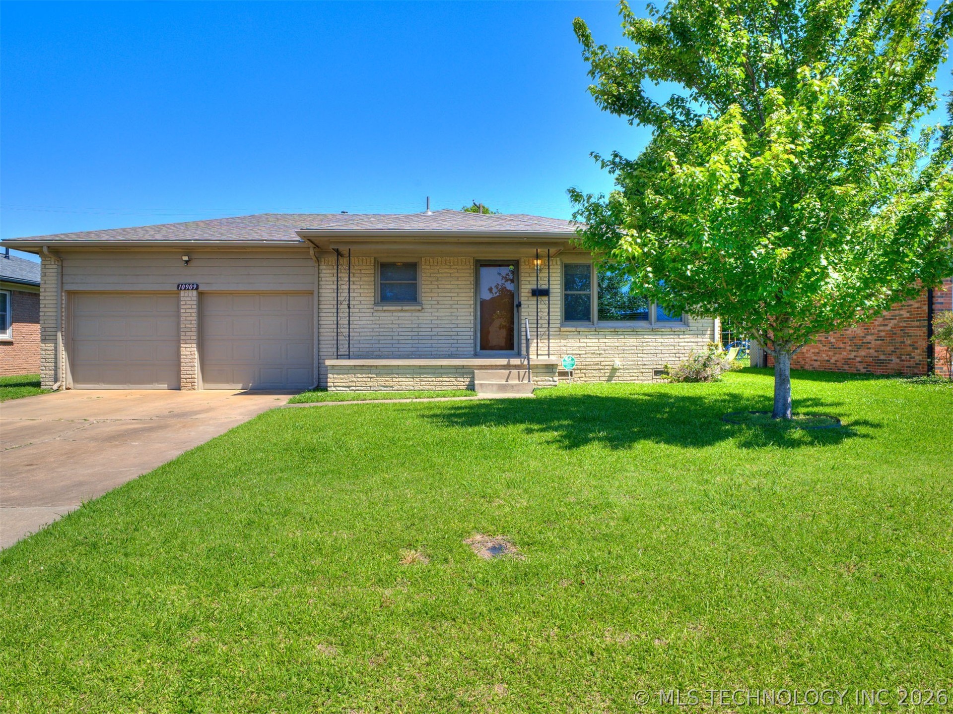 10909 E 5th Street Property Photo 1