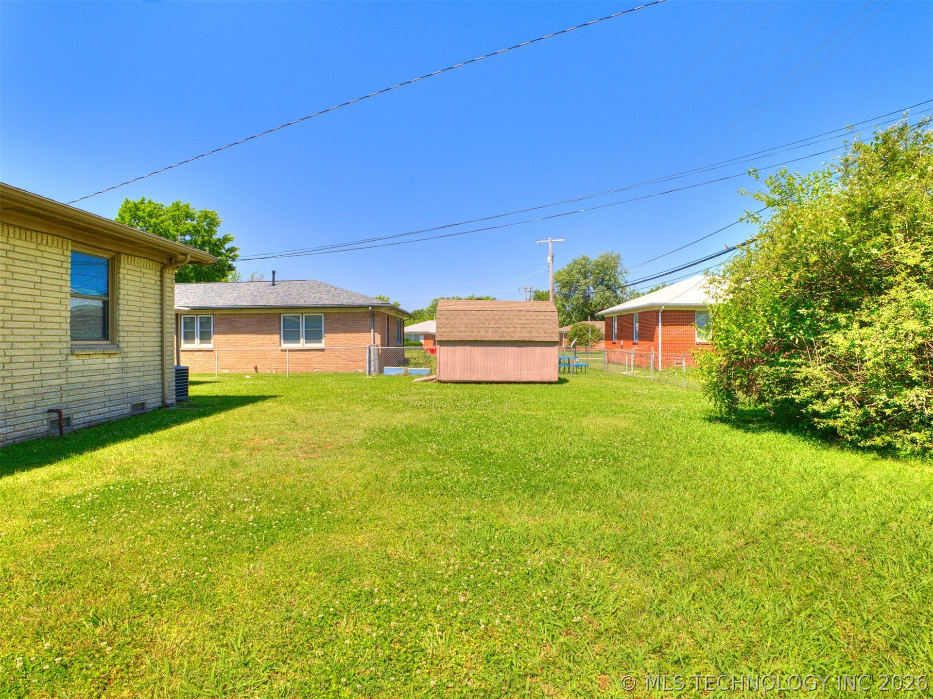 10909 E 5th Street Property Photo 4