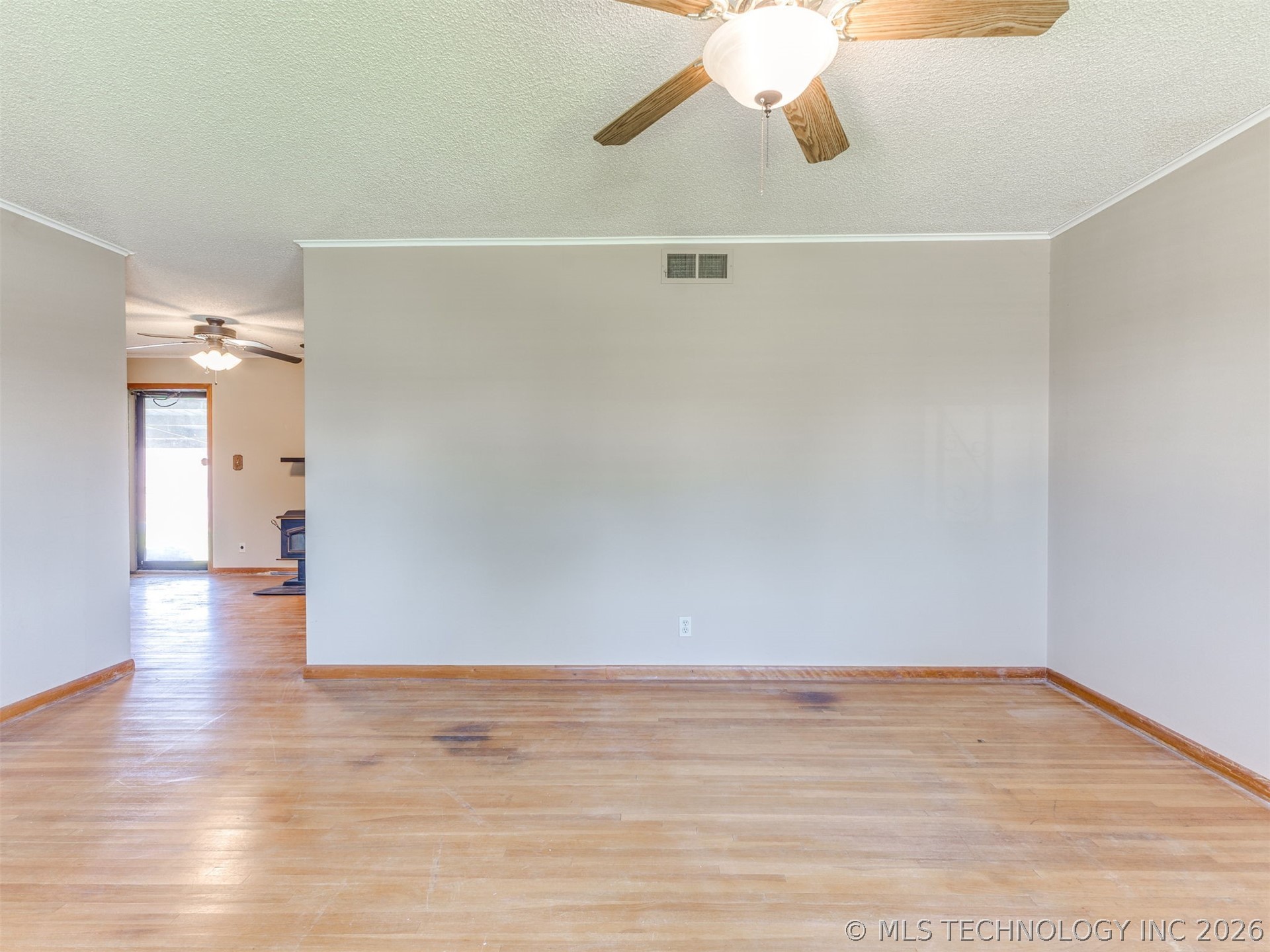 10909 E 5th Street Property Photo 10