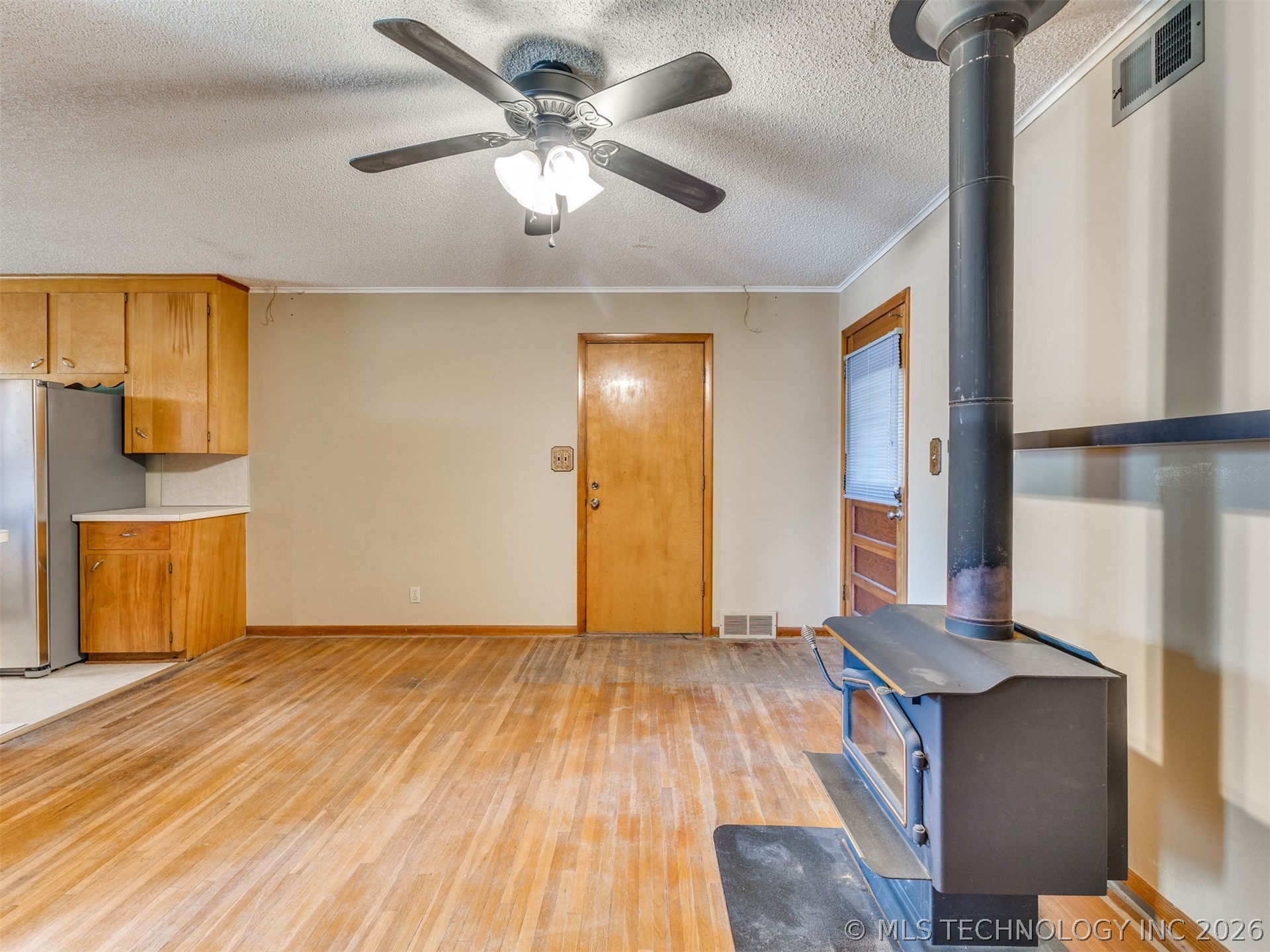 10909 E 5th Street Property Photo 12
