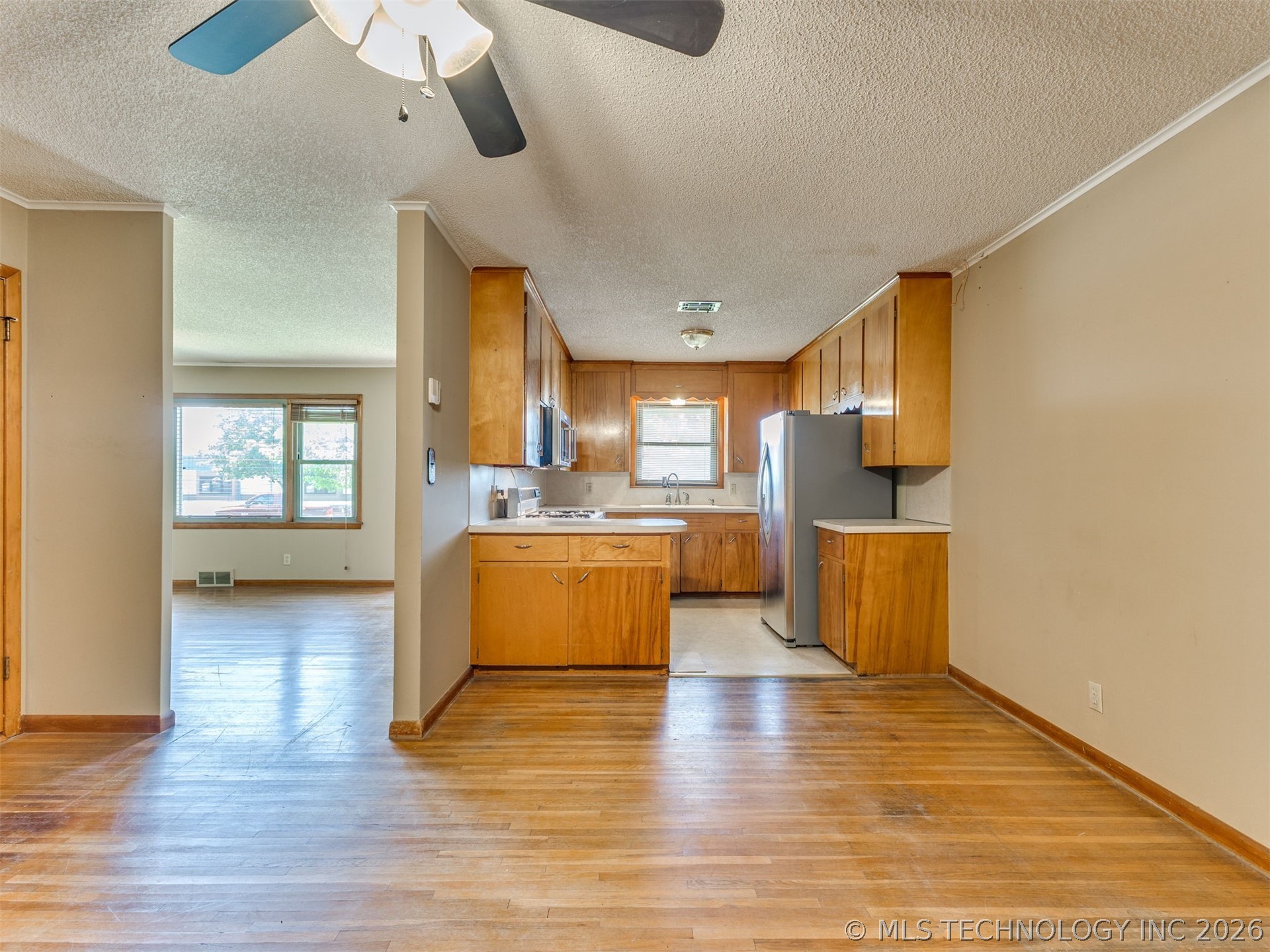 10909 E 5th Street Property Photo 13
