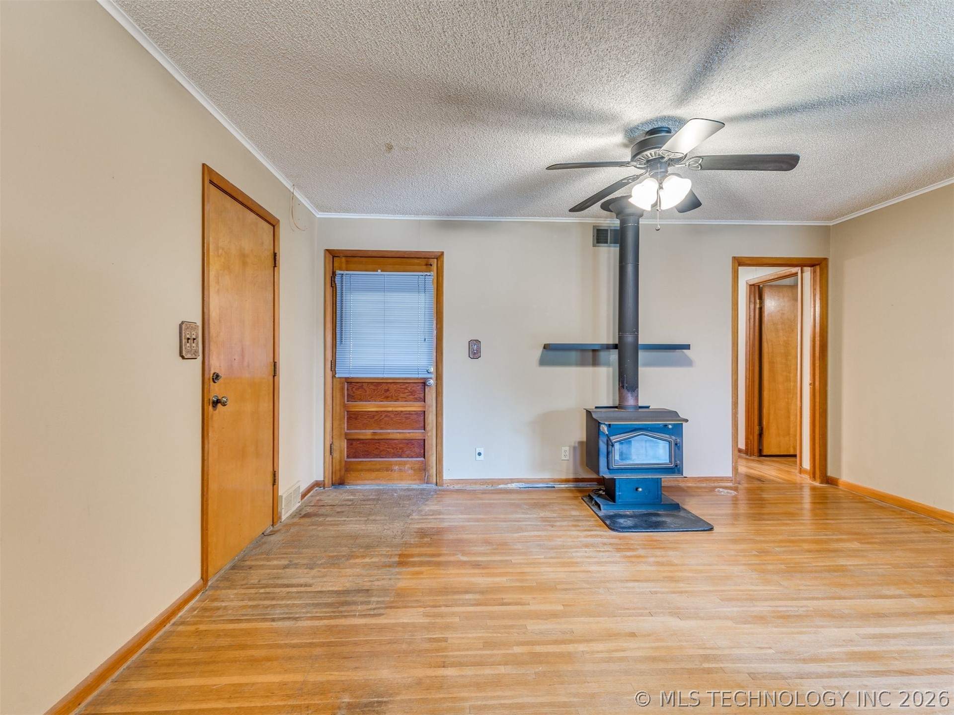 10909 E 5th Street Property Photo 14