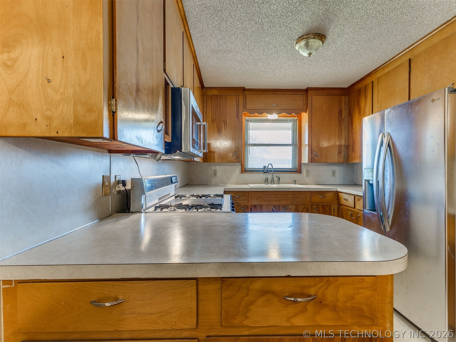 10909 E 5th Street Property Photo 15