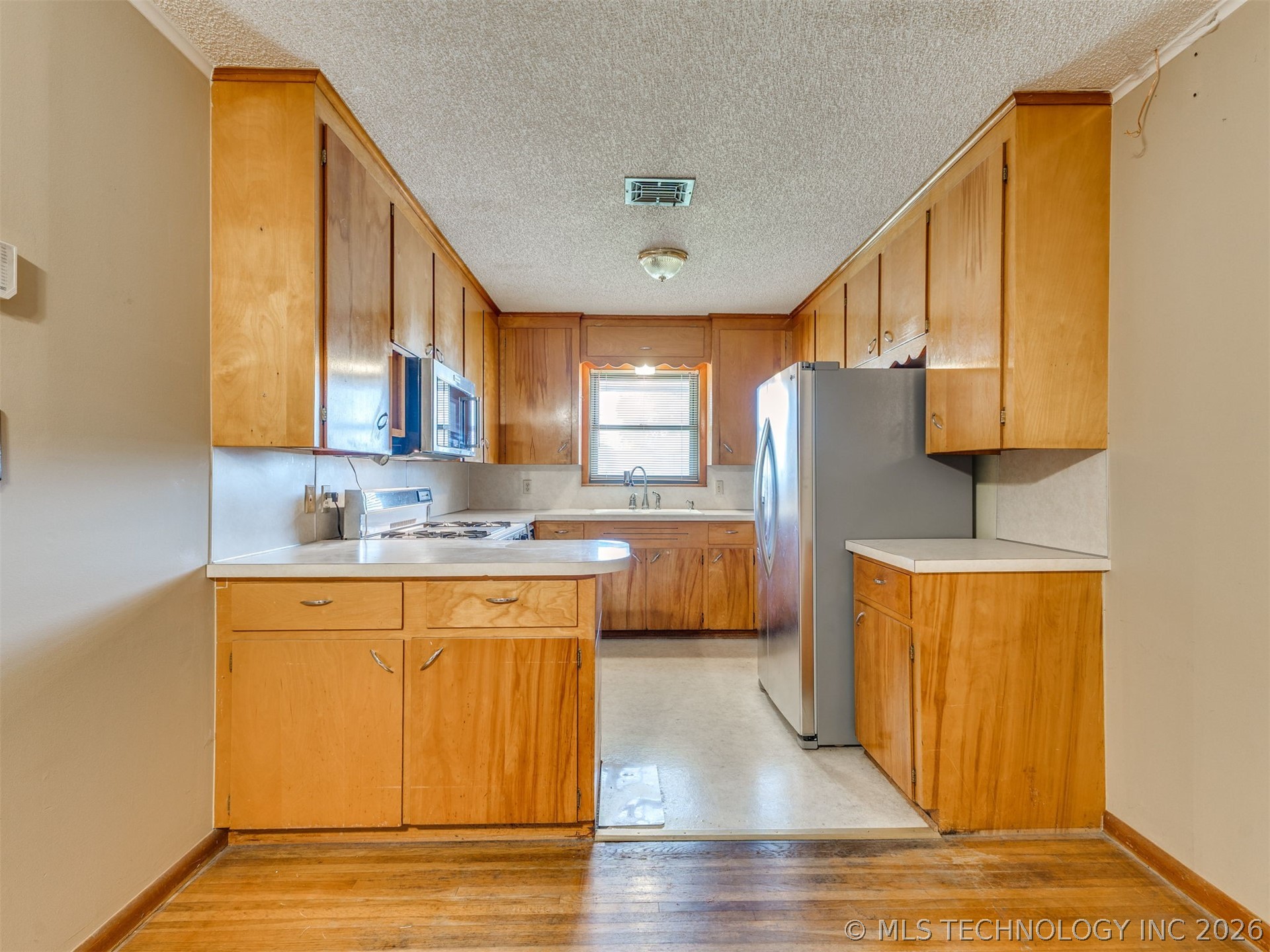10909 E 5th Street Property Photo 16