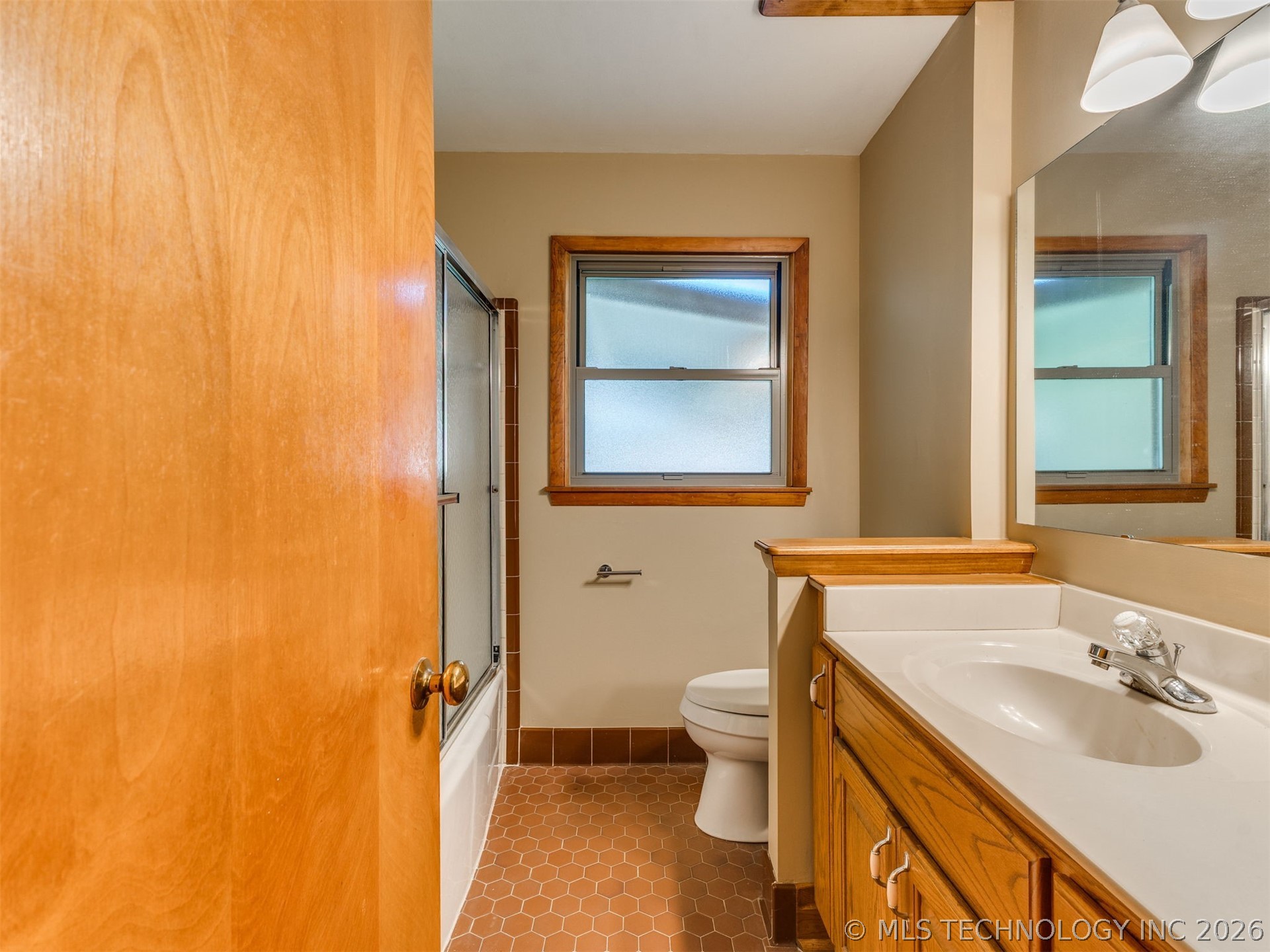 10909 E 5th Street Property Photo 20