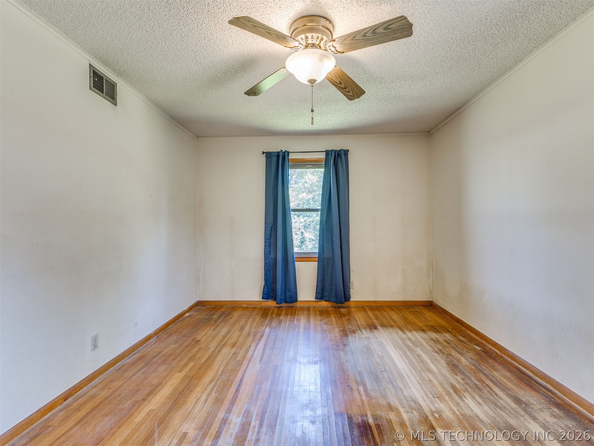 10909 E 5th Street Property Photo 24