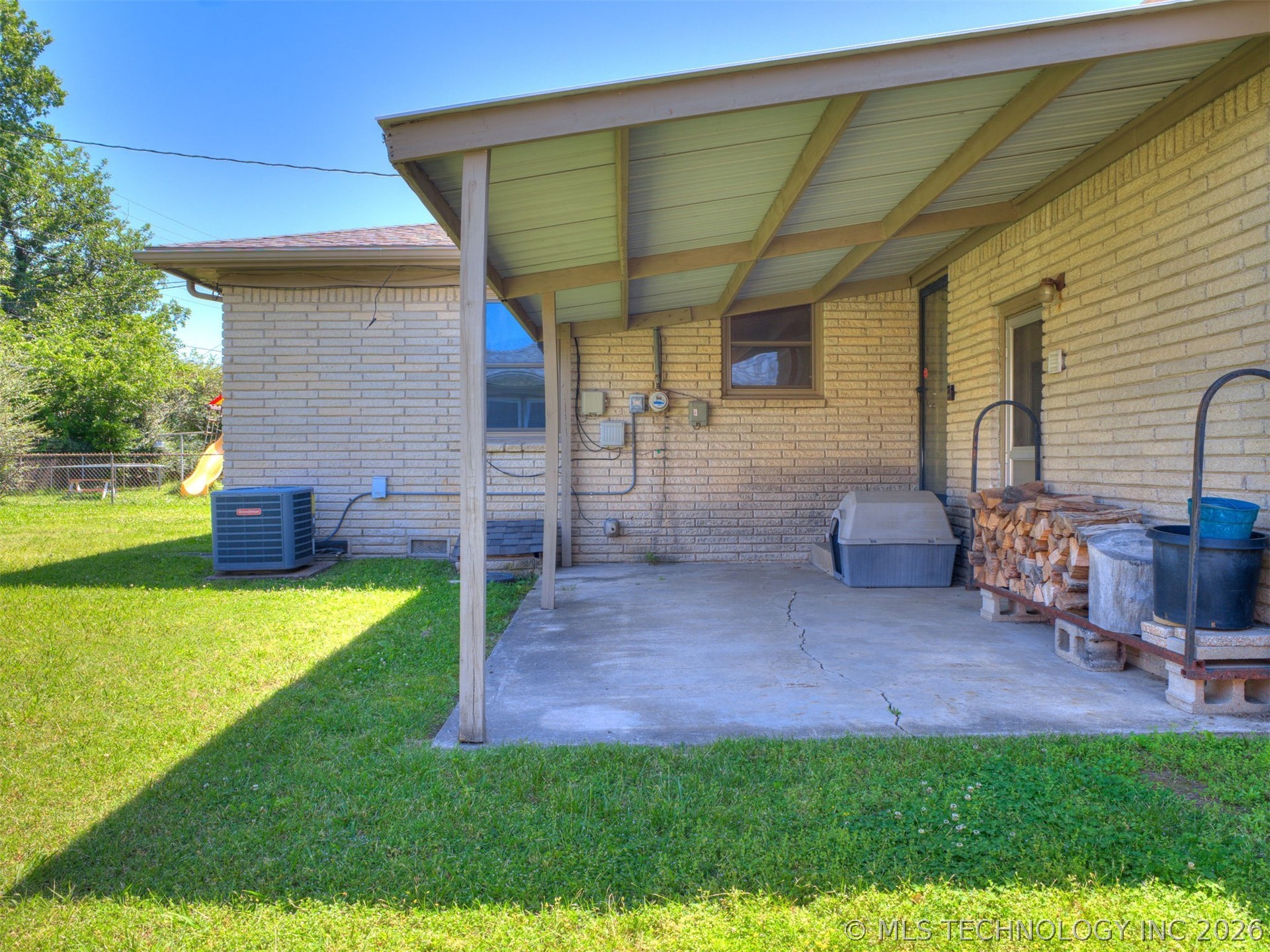 10909 E 5th Street Property Photo 33