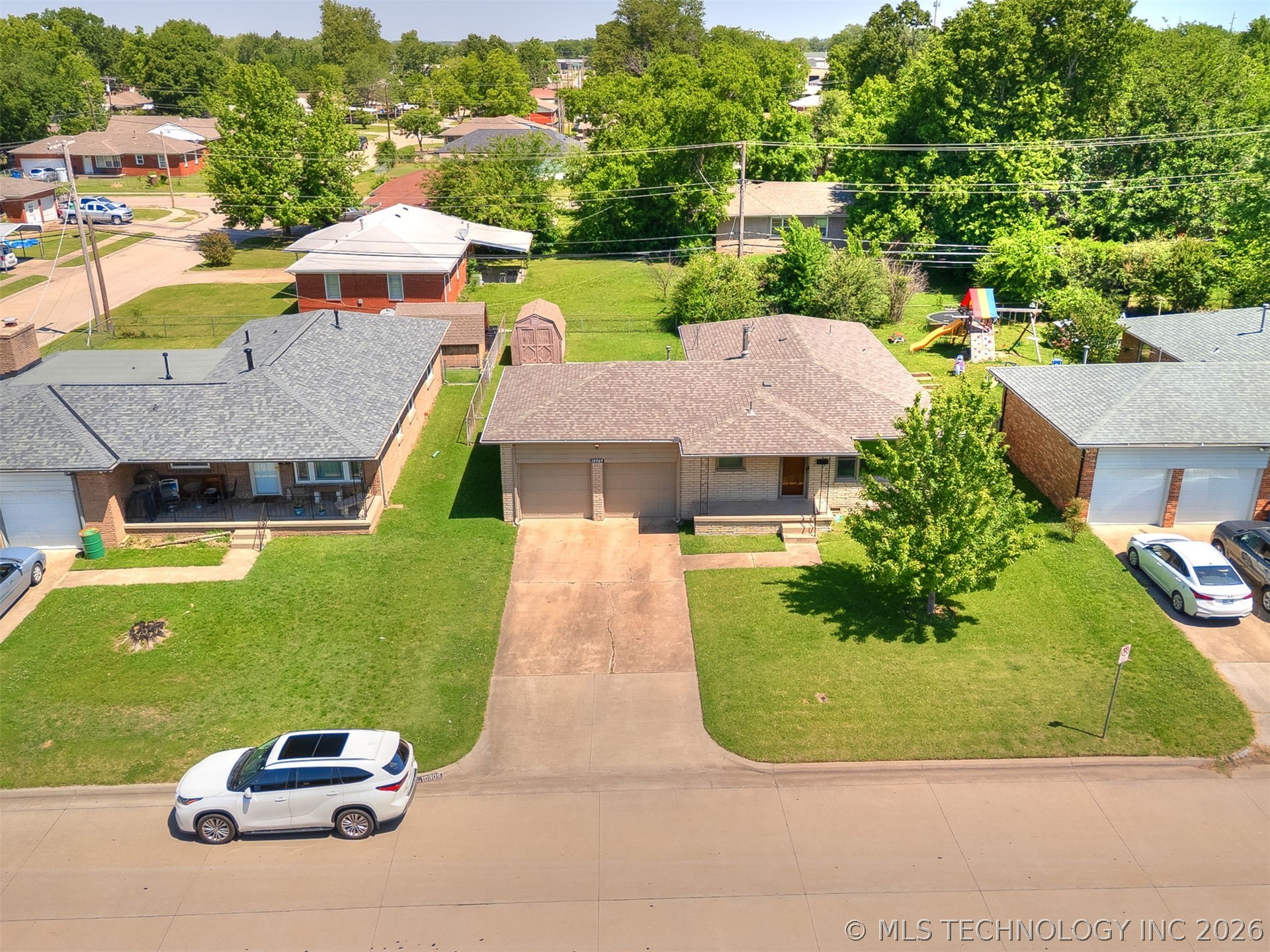 10909 E 5th Street Property Photo 37