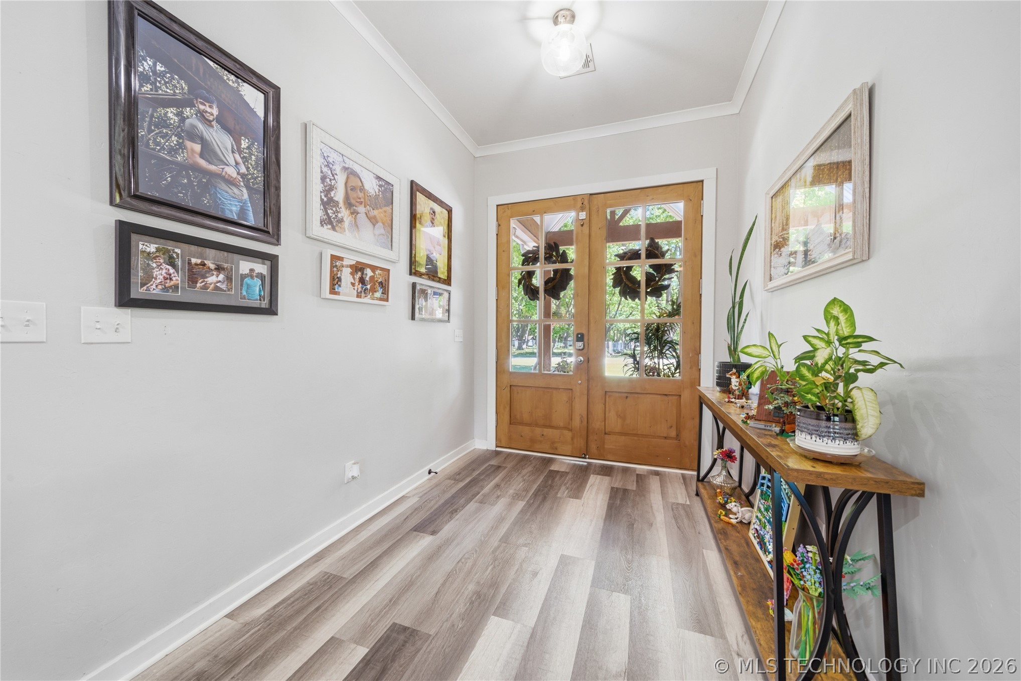 893 N E Property Photo 6