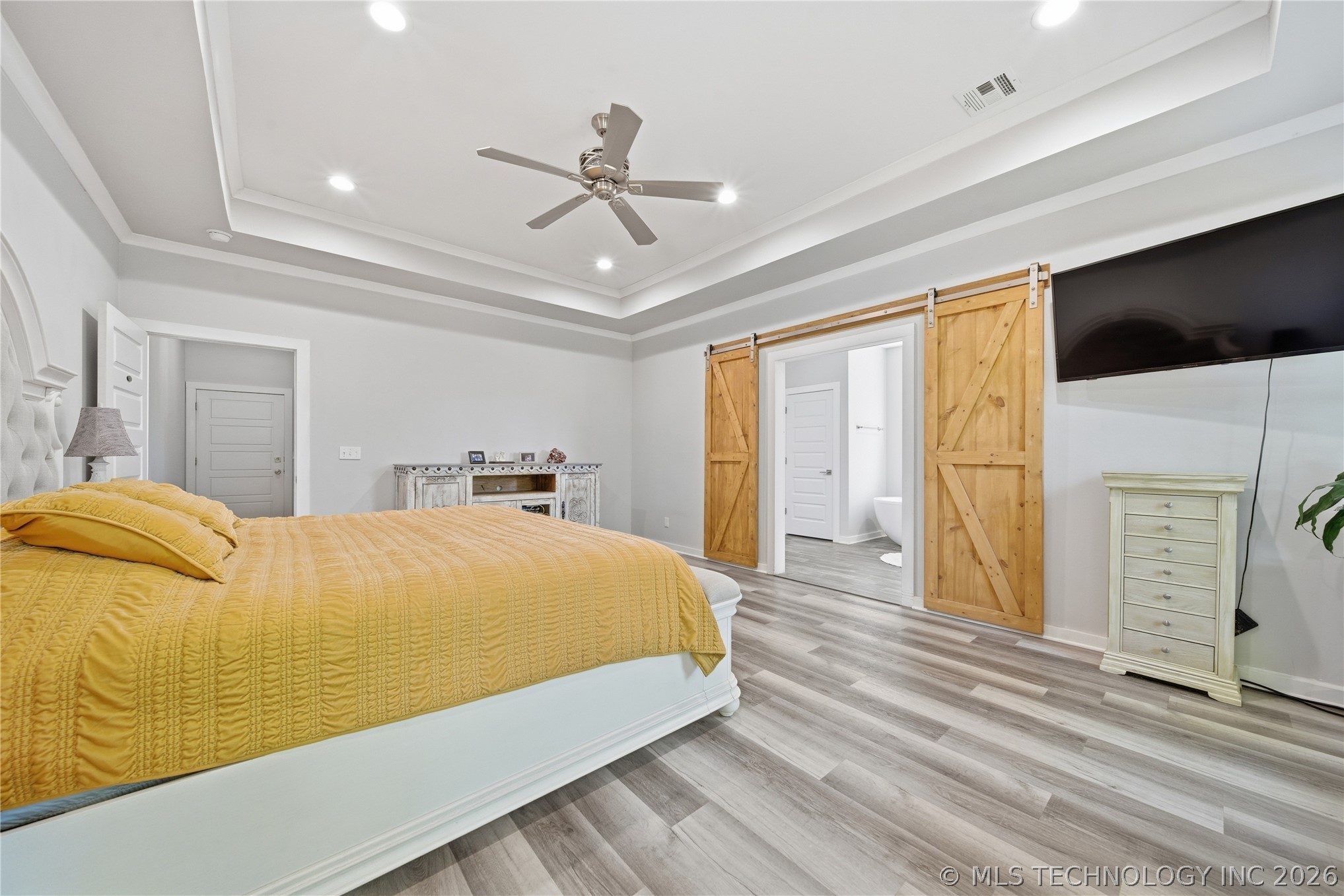893 N E Property Photo 21