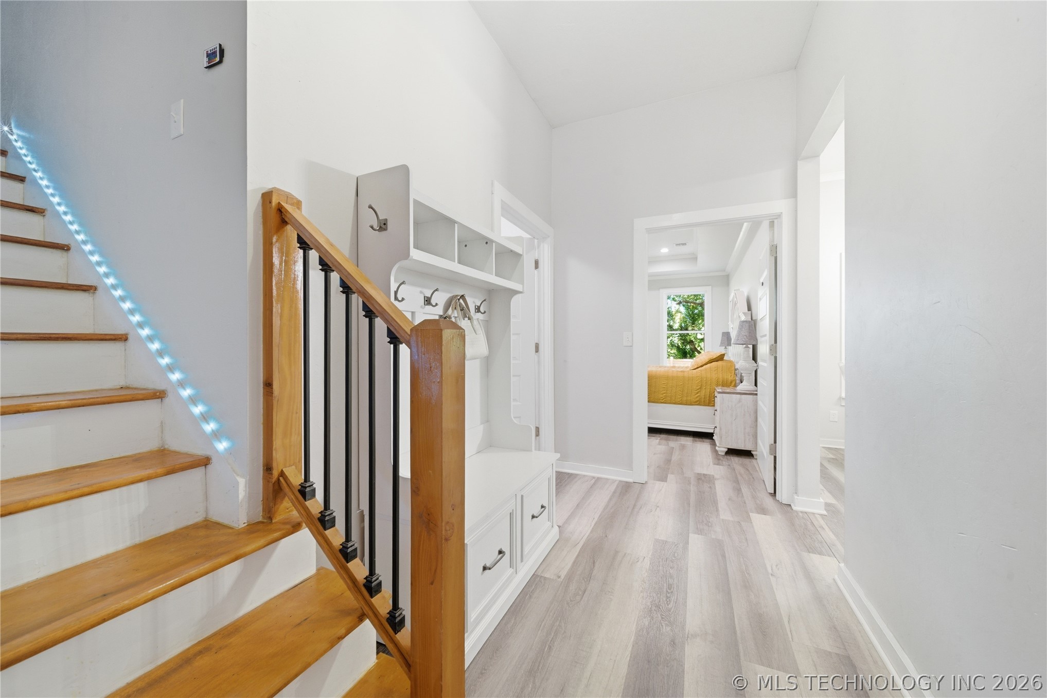 893 N E Property Photo 29