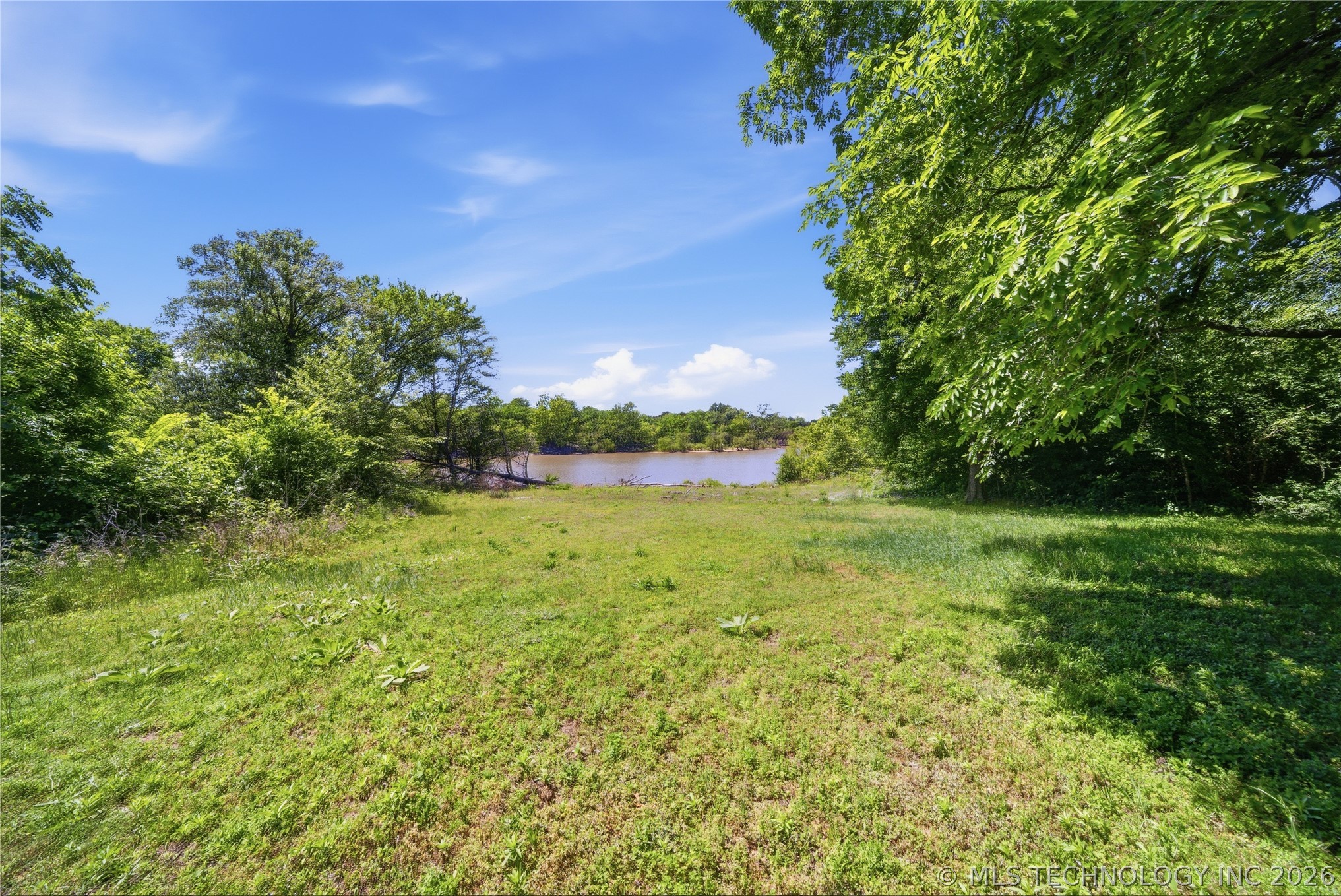 893 N E Property Photo 41