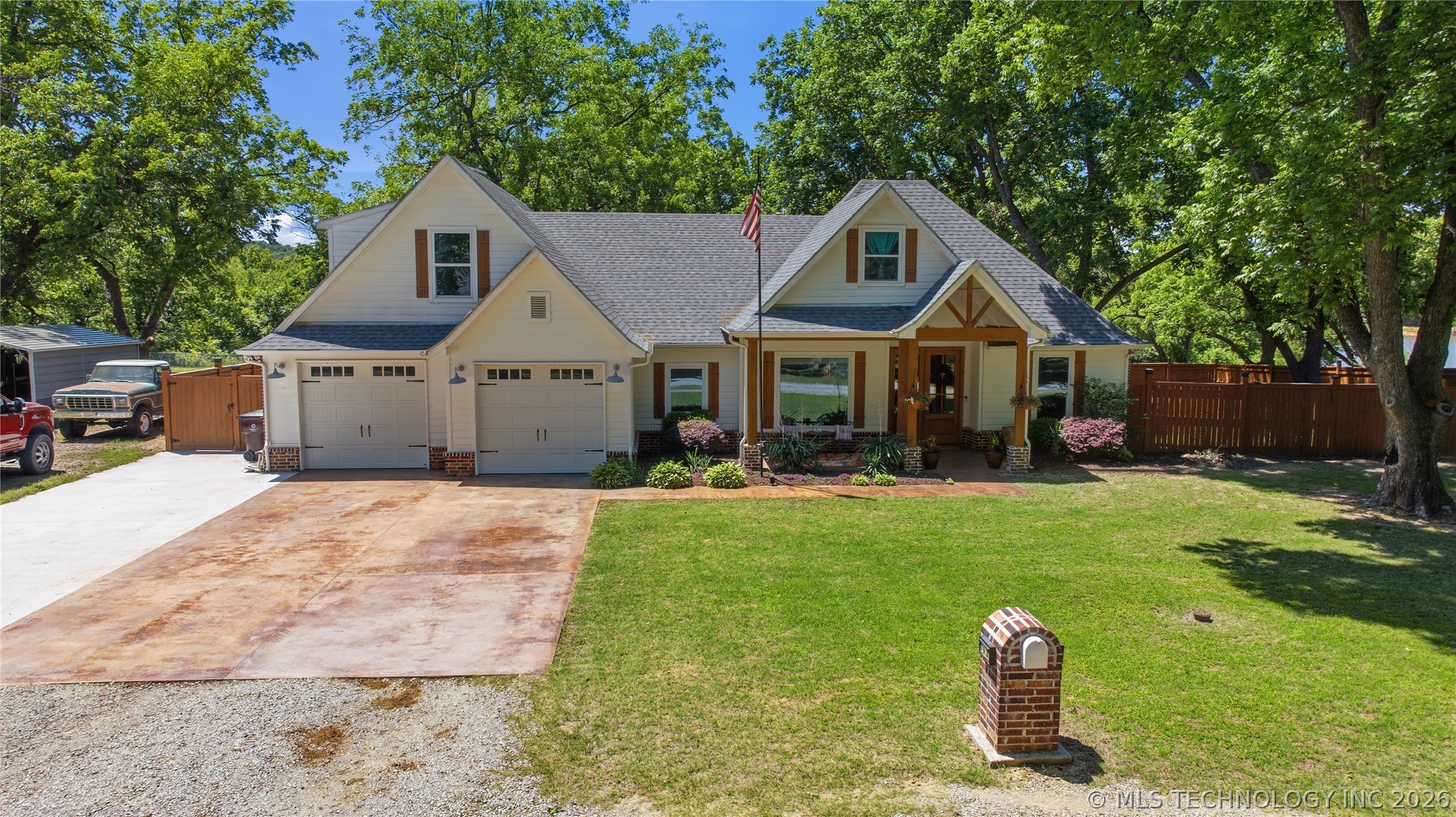 893 N E Property Photo 48
