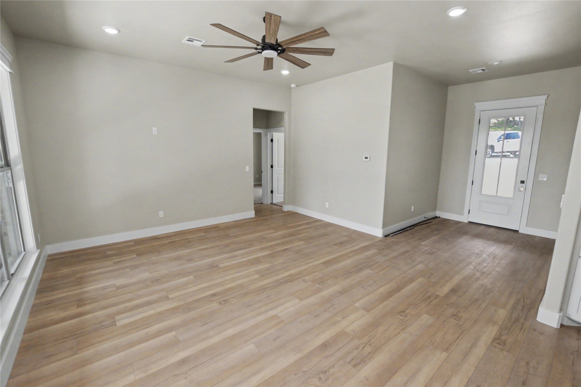 685 Woodlands Drive Property Photo 4
