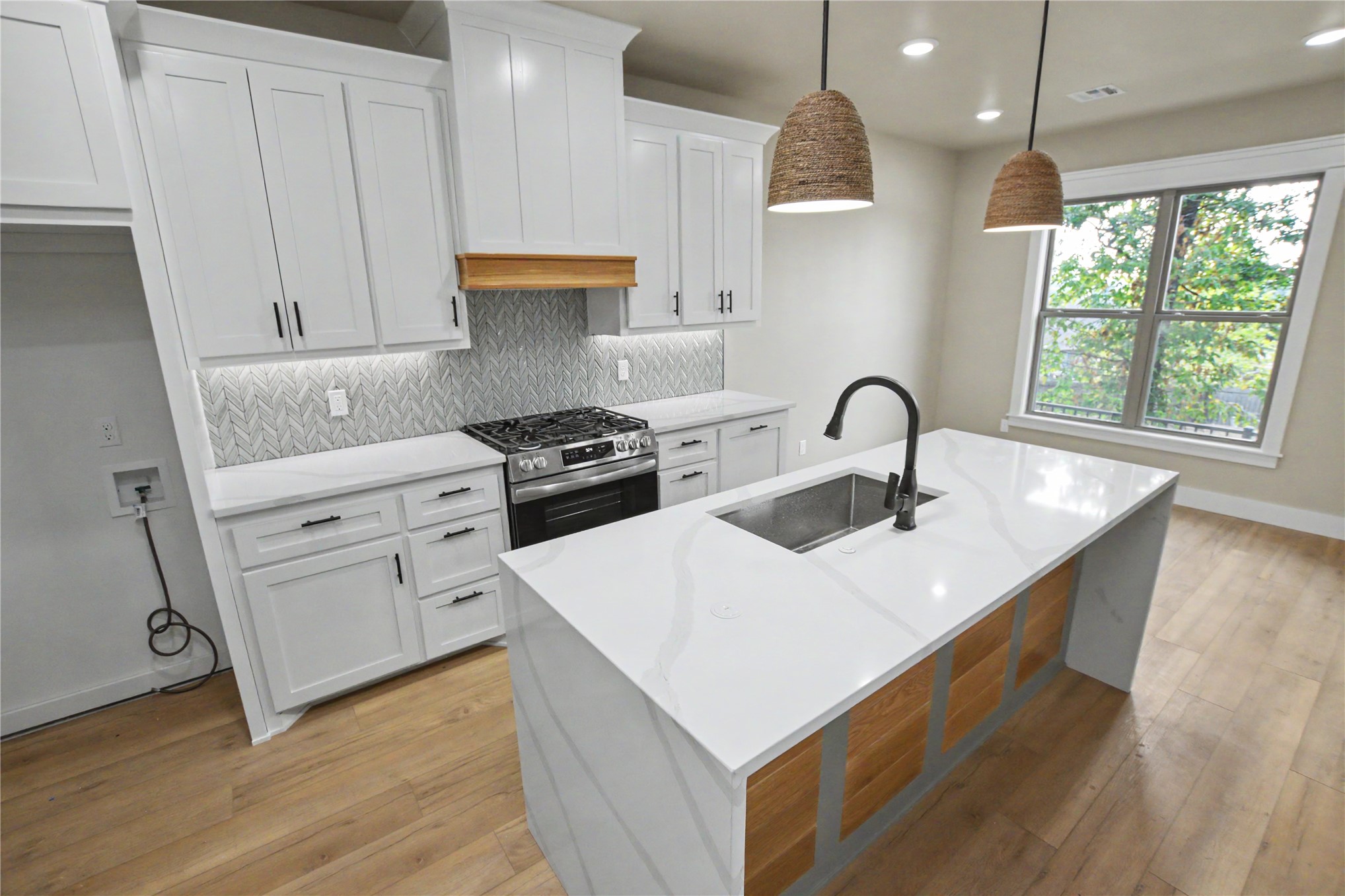 685 Woodlands Drive Property Photo 5