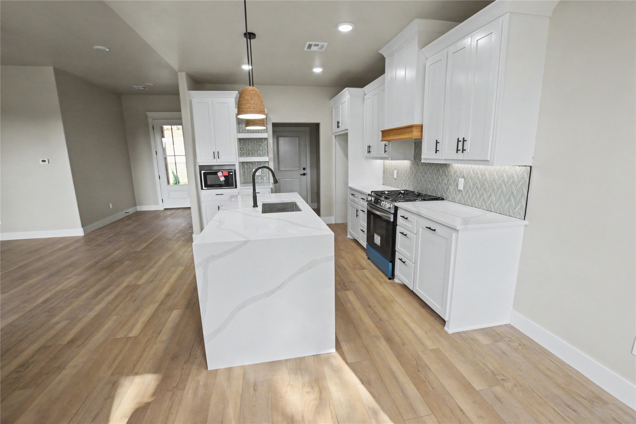 685 Woodlands Drive Property Photo 8