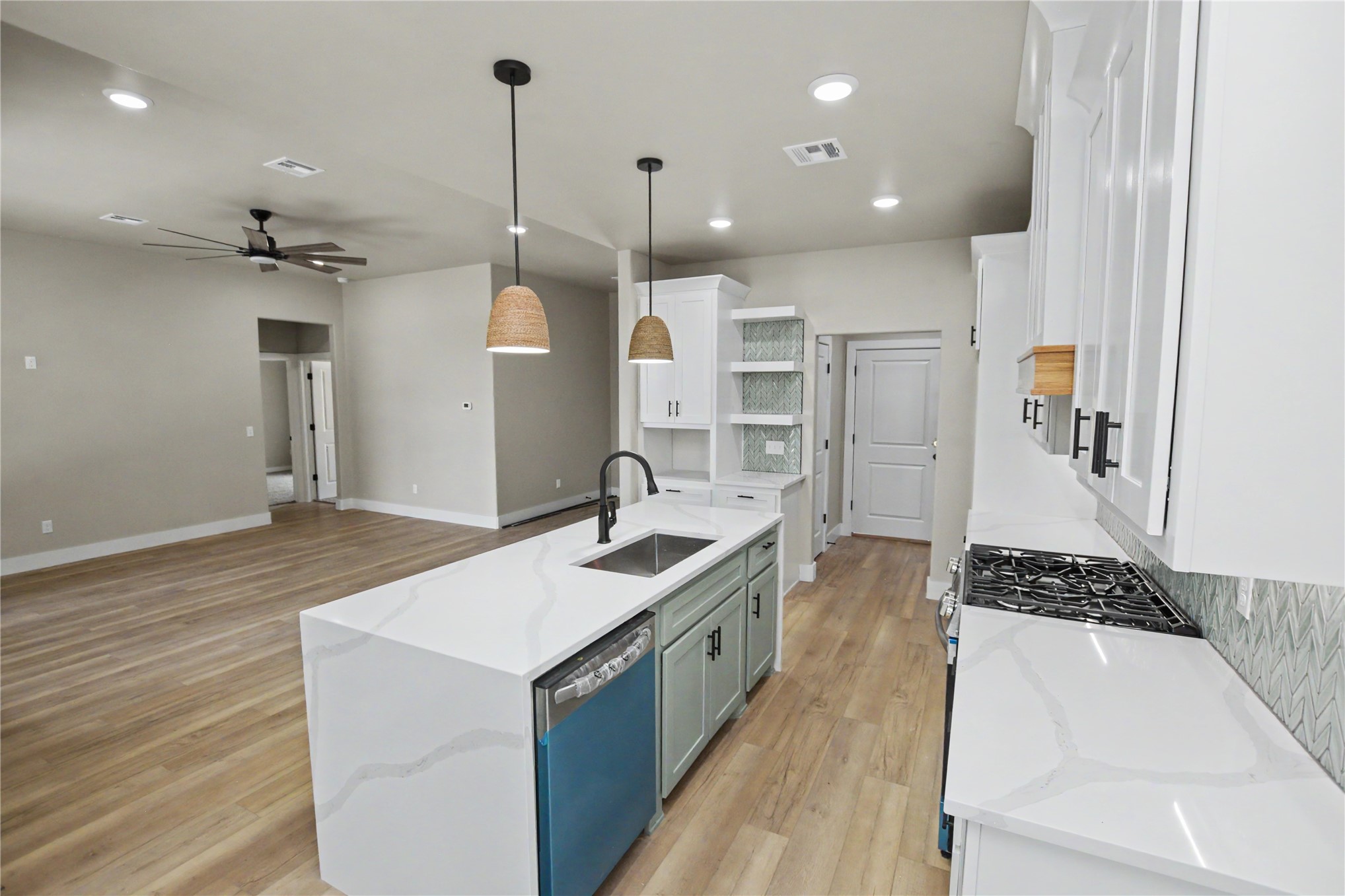685 Woodlands Drive Property Photo 9