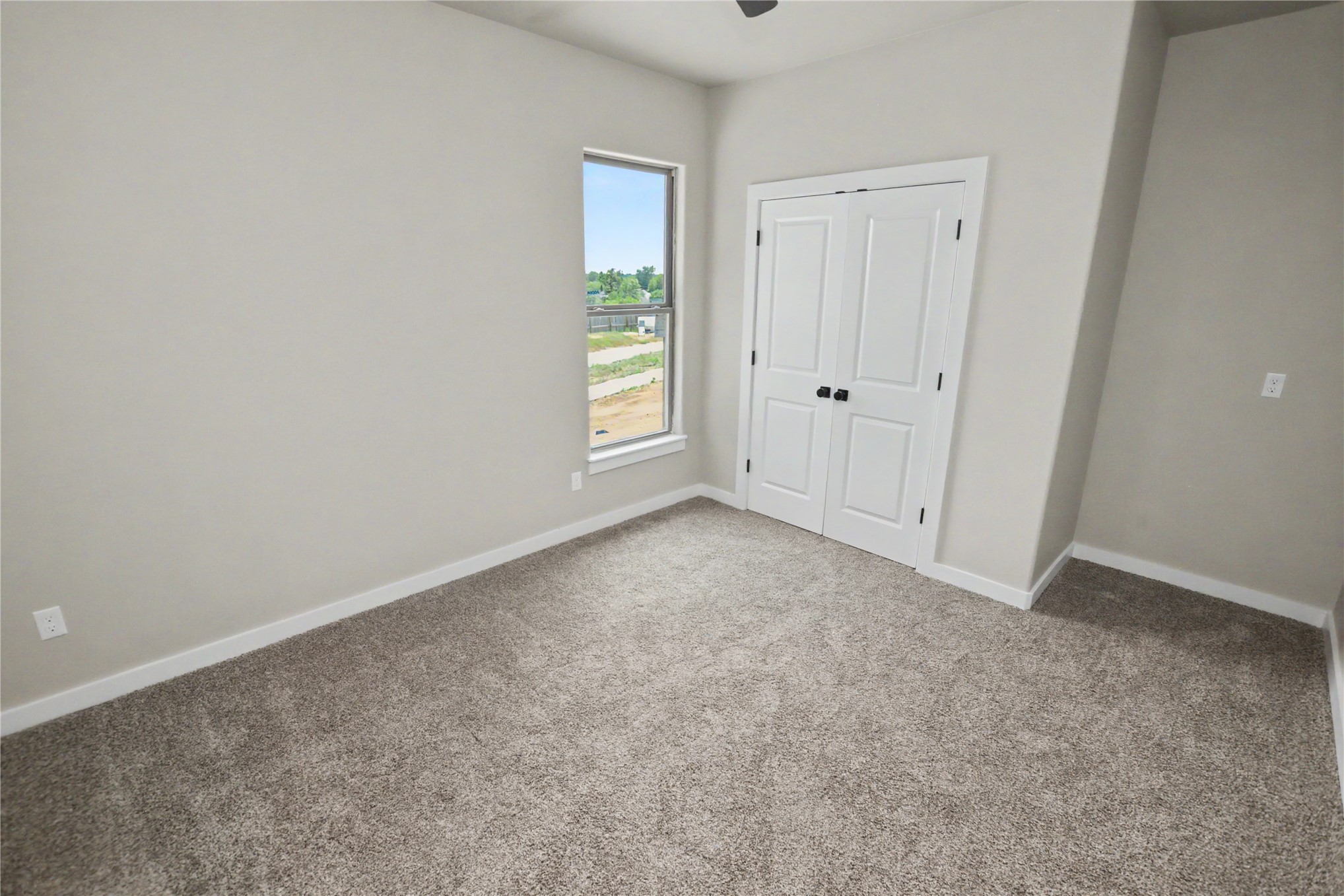685 Woodlands Drive Property Photo 23