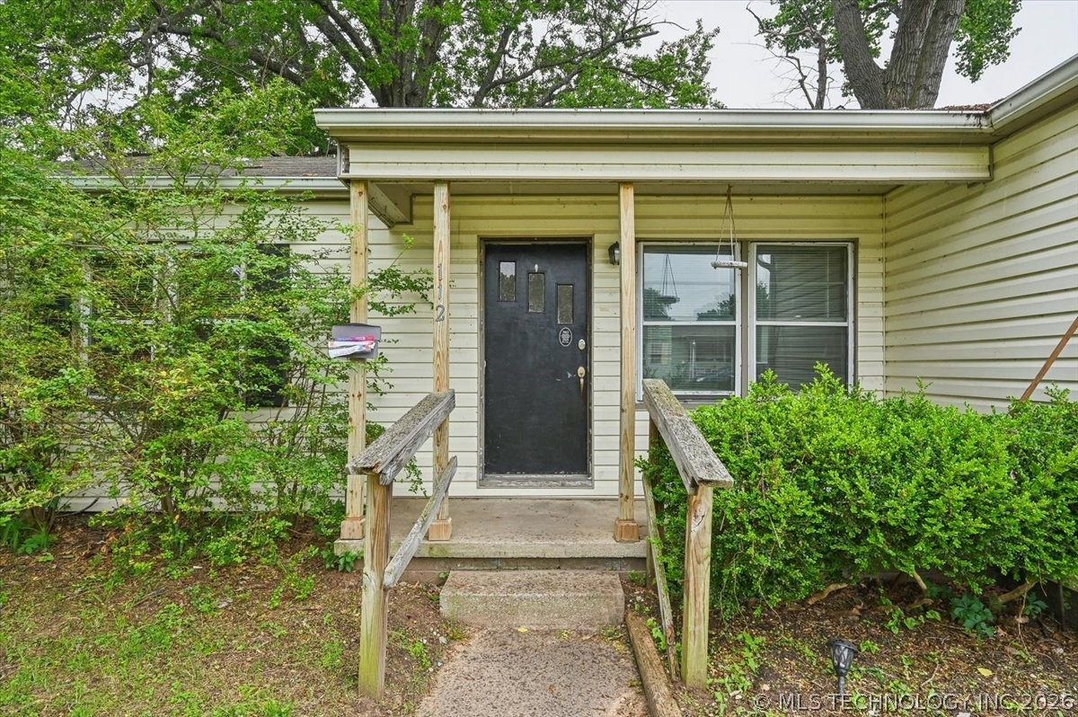 112 E 54th Street Property Photo 2