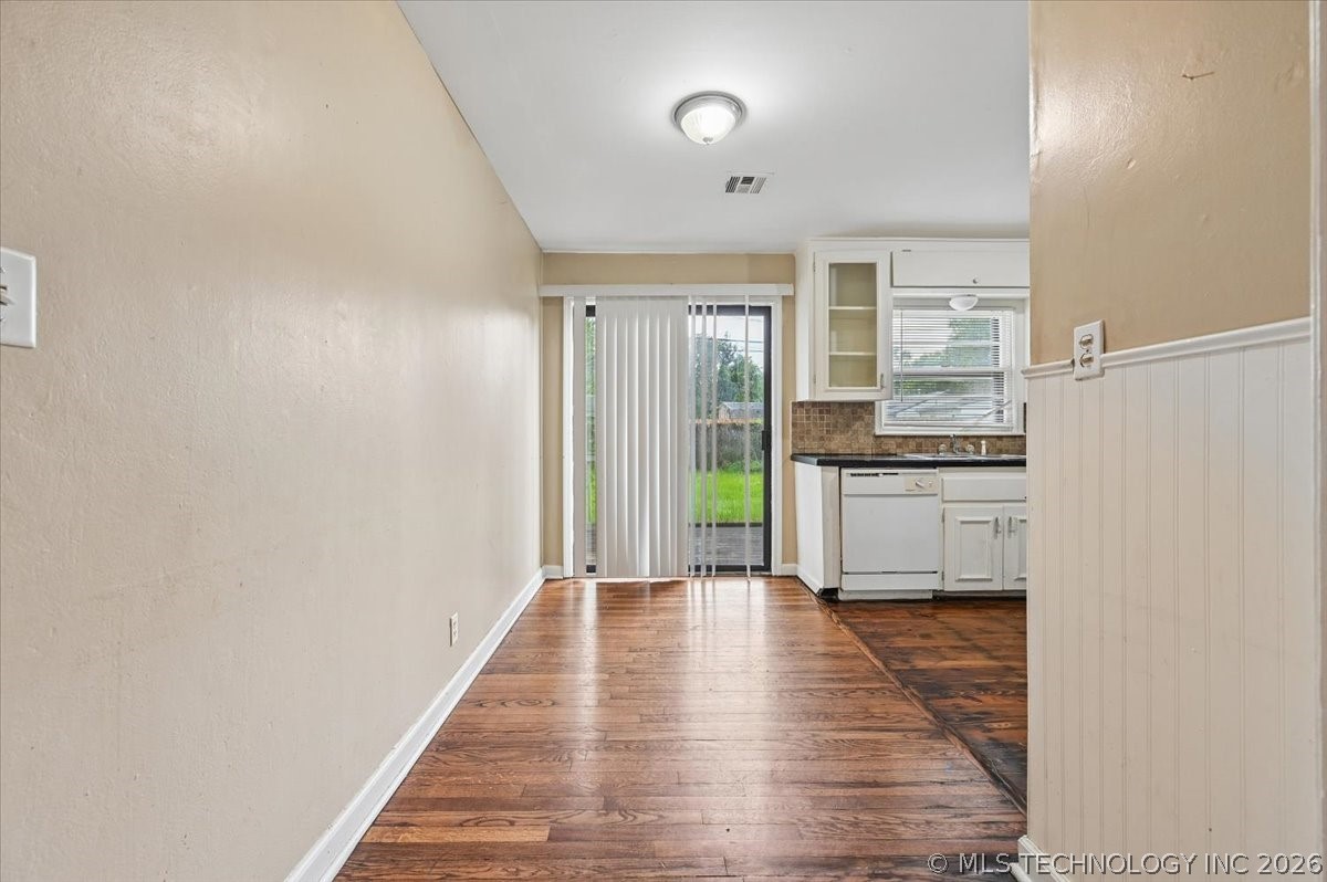 112 E 54th Street Property Photo 7