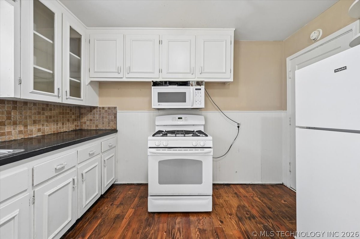 112 E 54th Street Property Photo 11