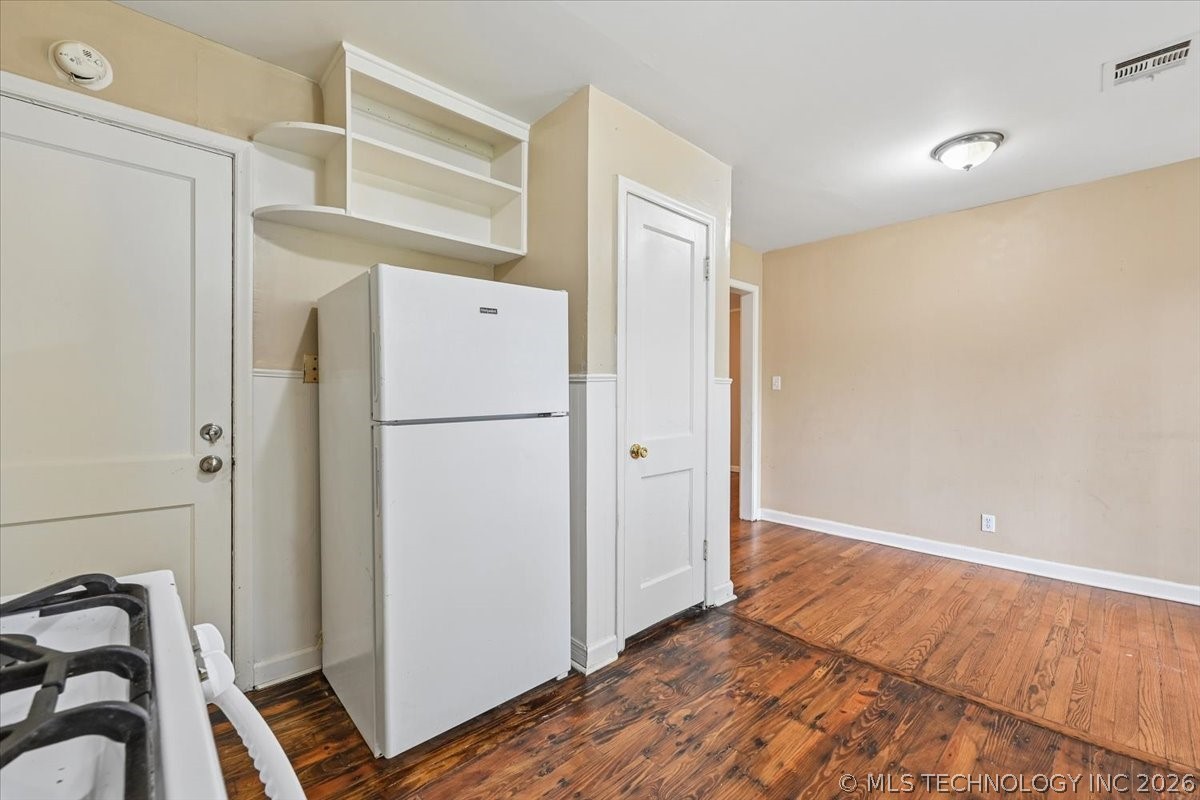112 E 54th Street Property Photo 12