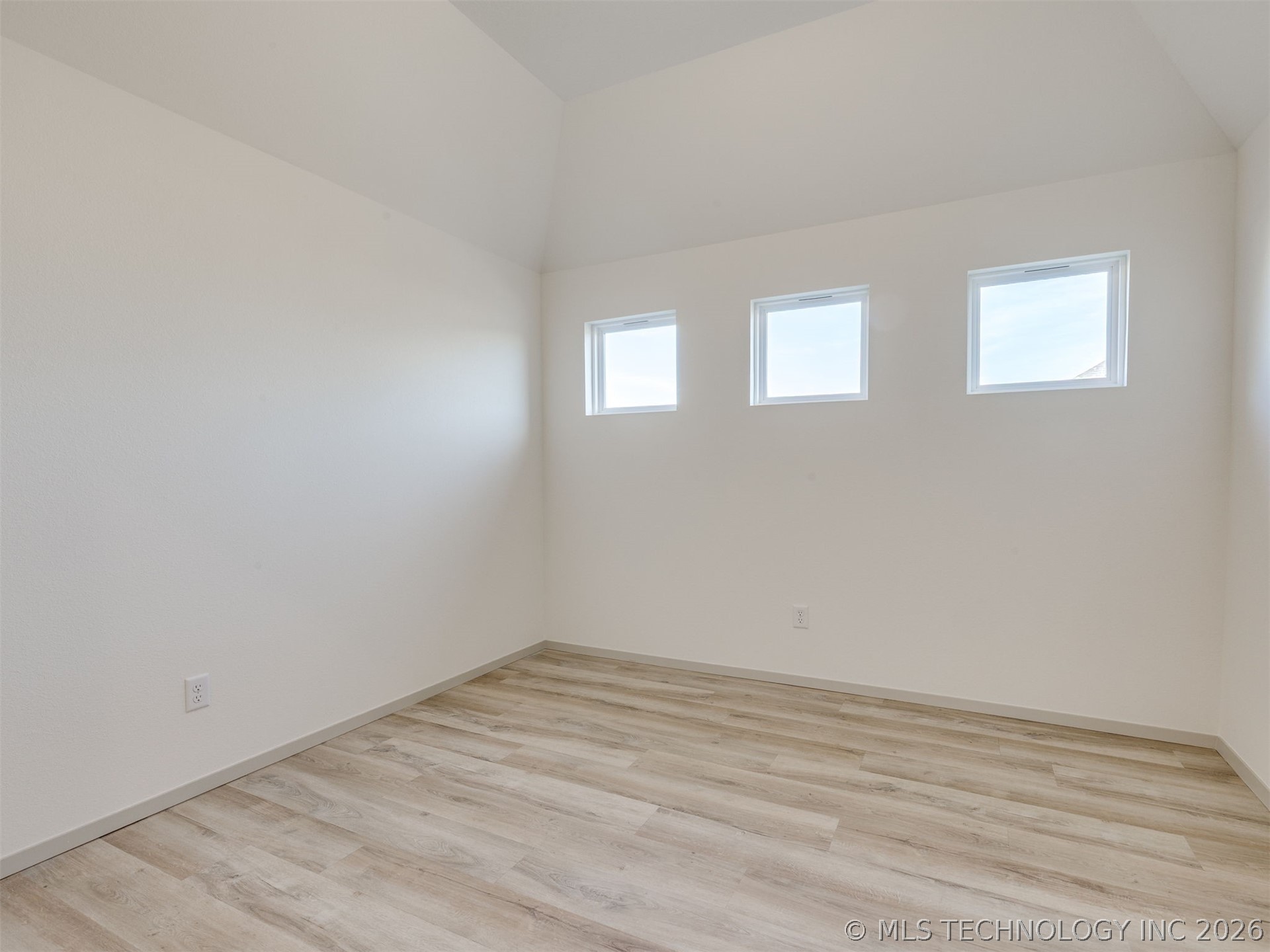 3205 E 147th Place S Property Photo 13