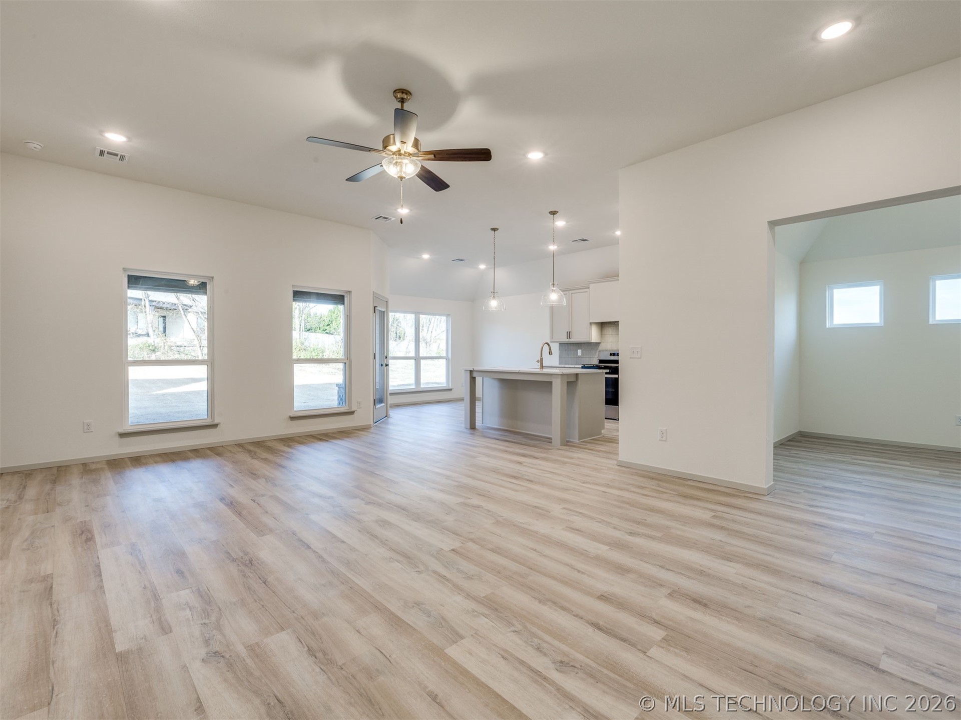 3205 E 147th Place S Property Photo 16