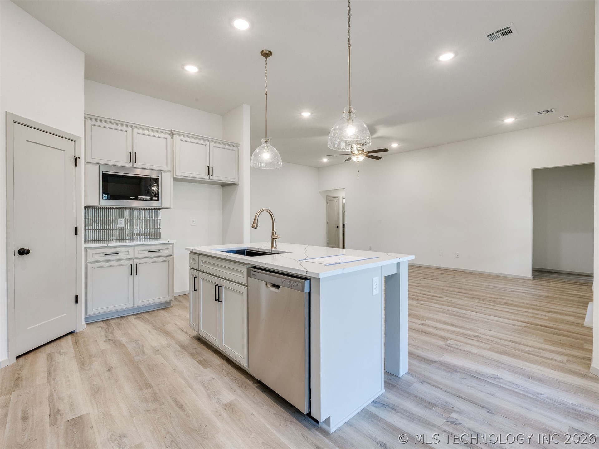 3205 E 147th Place S Property Photo 20