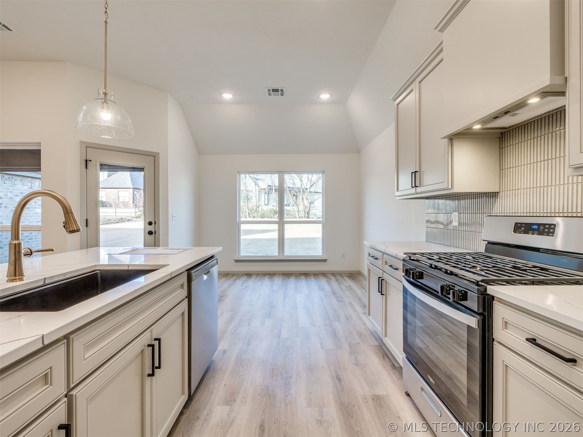 3205 E 147th Place S Property Photo 24
