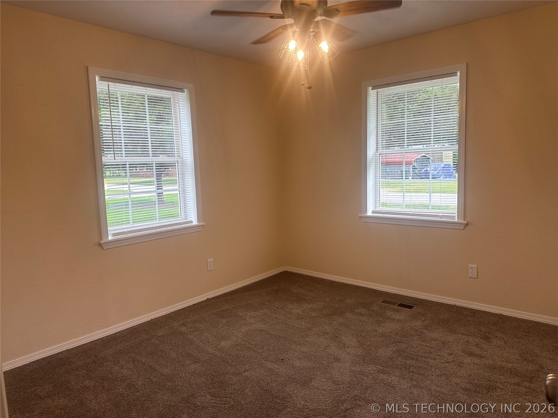 604 S 1st Street Property Photo 16