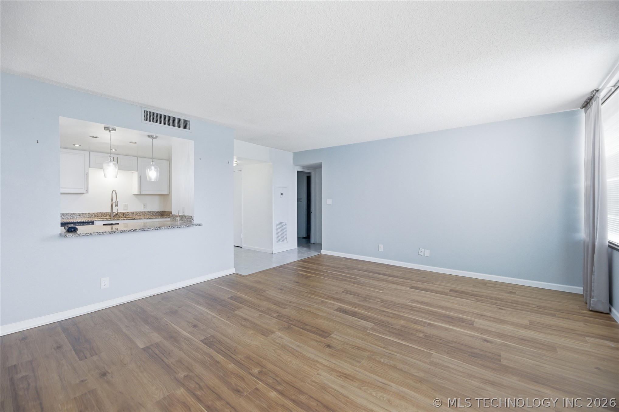 410 W 7th Street 222d Property Photo 6