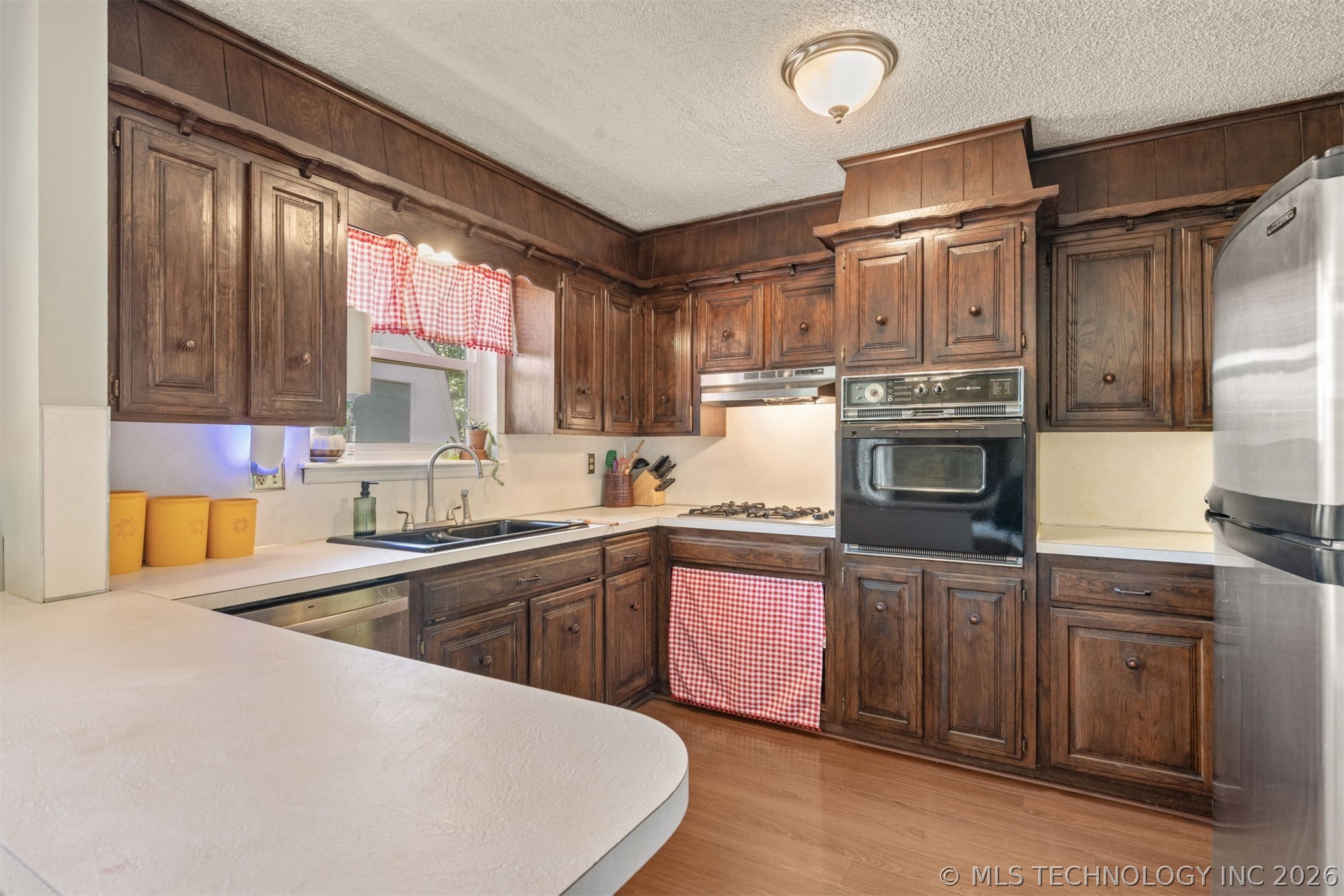 12002 E 39th Street Property Photo 11
