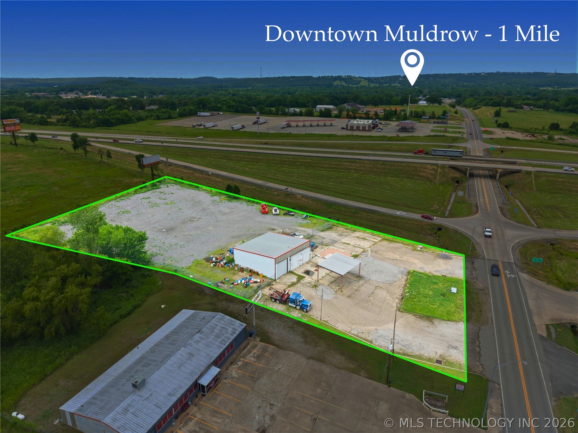40 Interstate Property Photo 2
