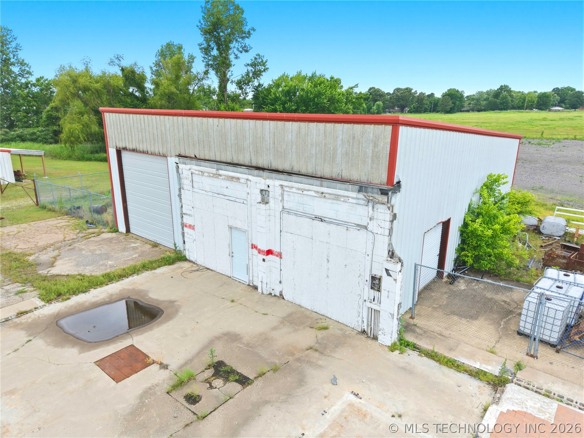 40 Interstate Property Photo 3