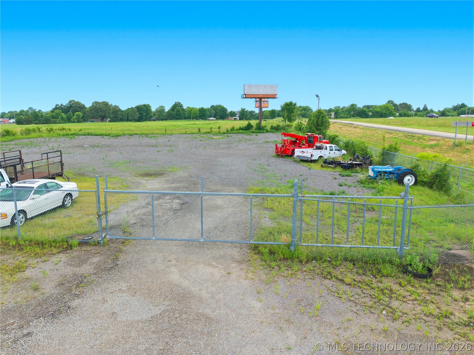 40 Interstate Property Photo 10