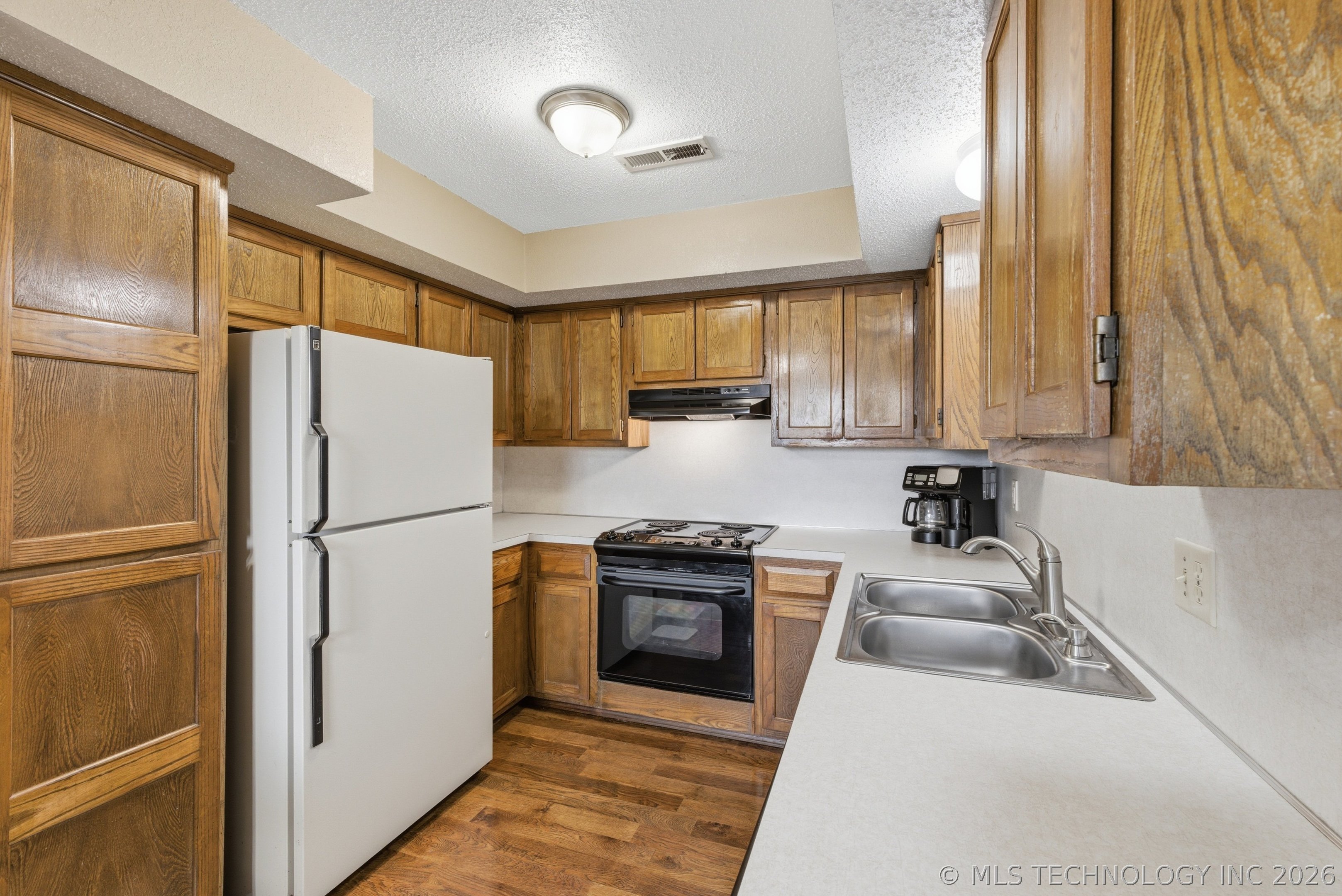 11212 E 13th Street 27-3c Property Photo 8