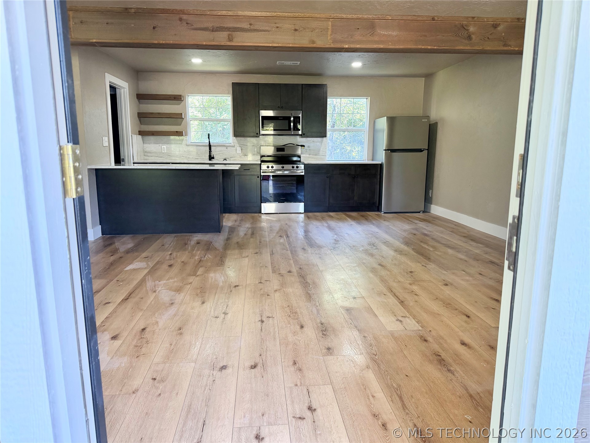 7199 Twin Oak Property Photo 5