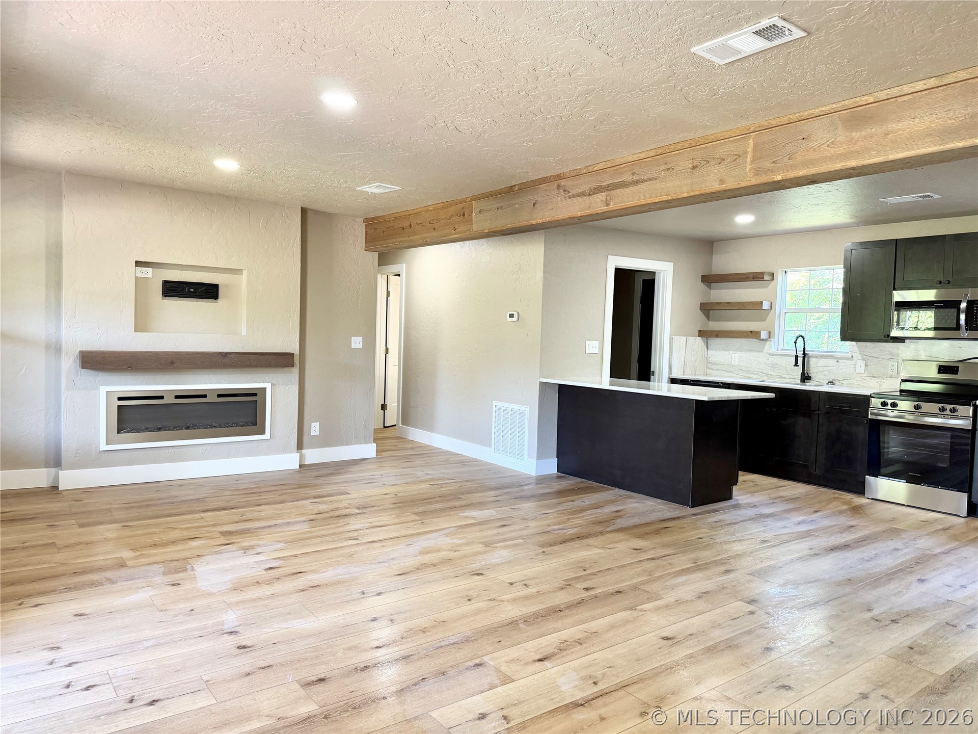 7199 Twin Oak Property Photo 7