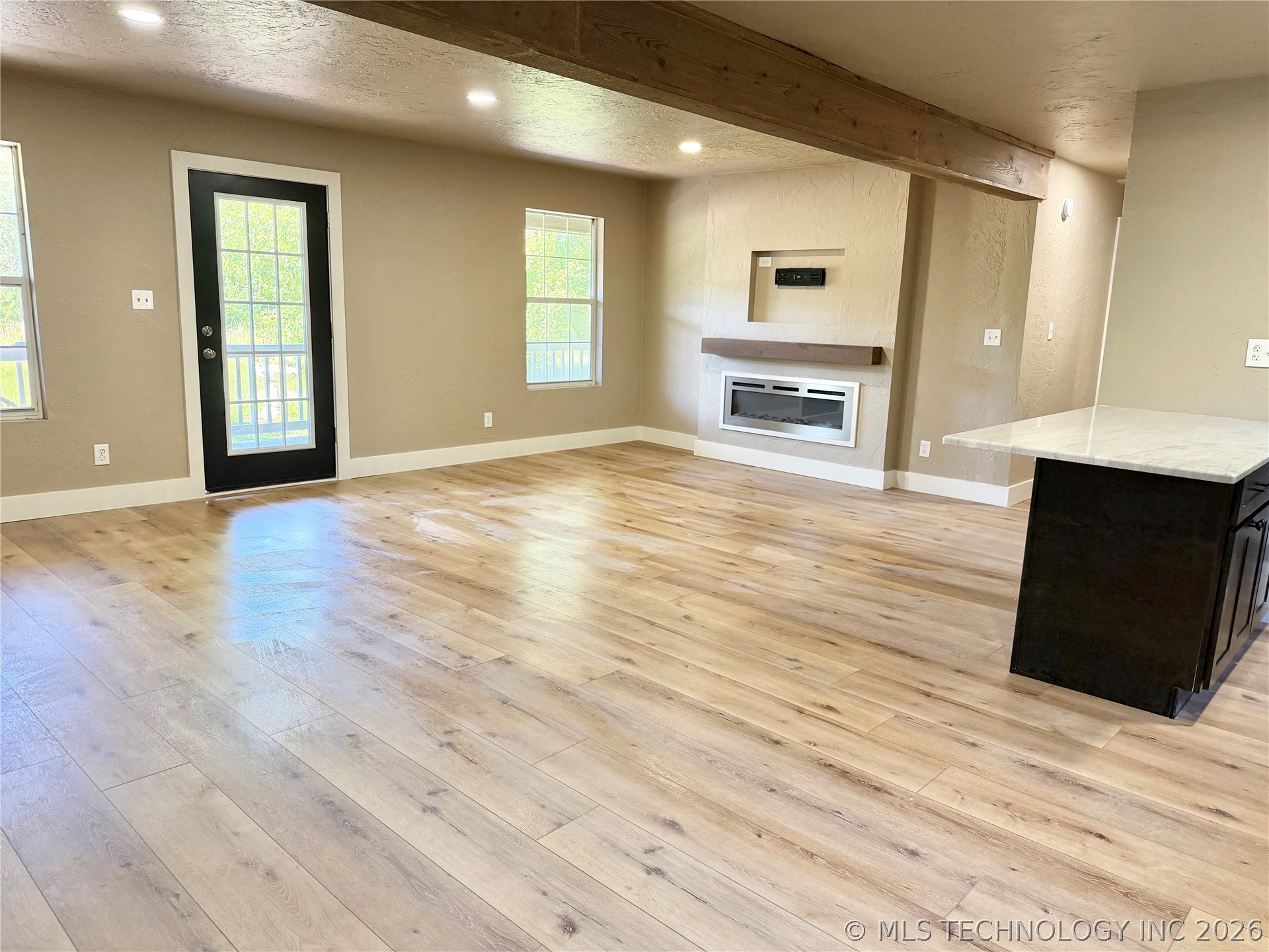7199 Twin Oak Property Photo 8