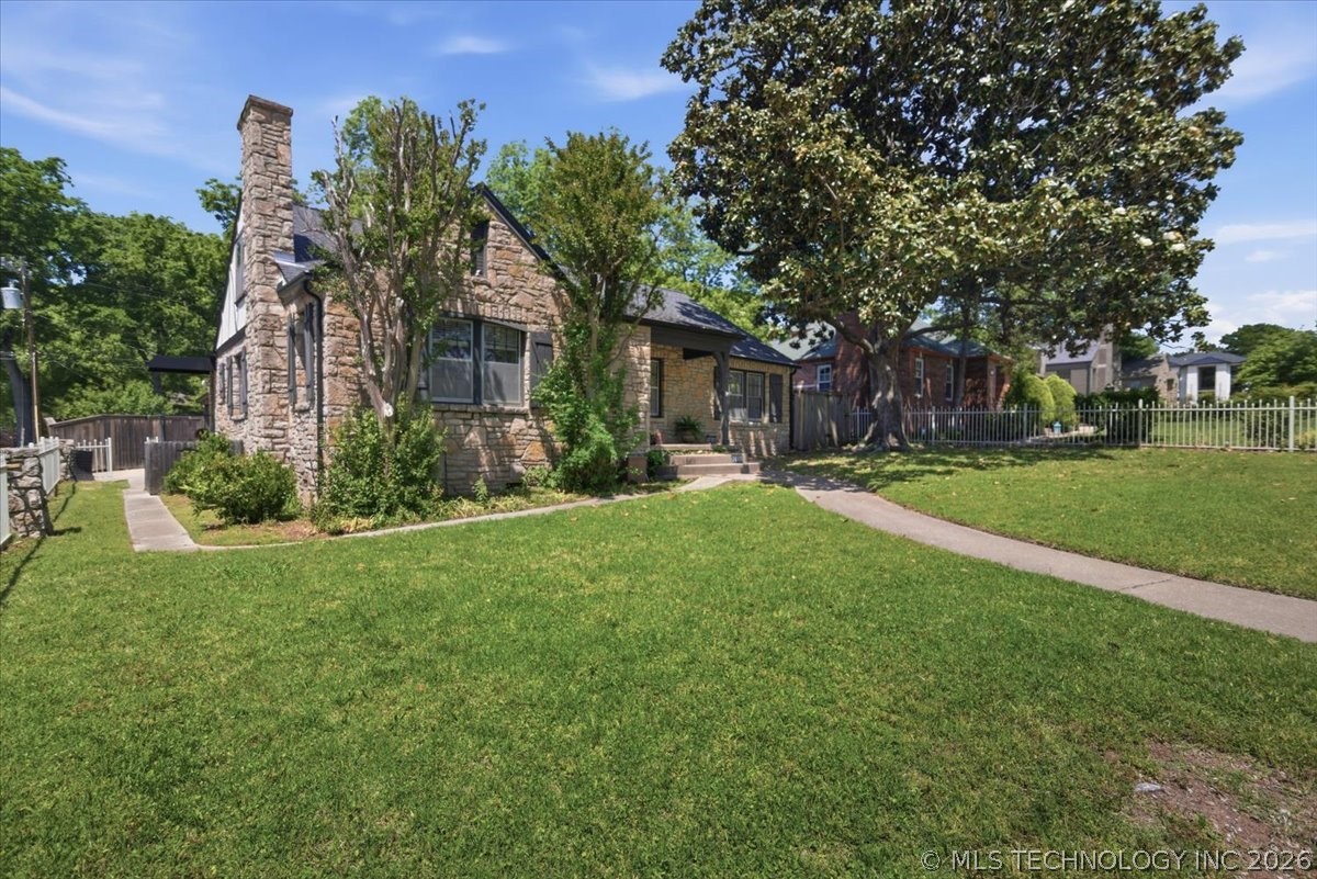 1603 E 35th Street Property Photo 3