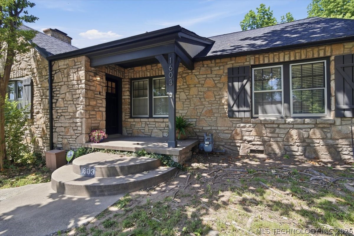 1603 E 35th Street Property Photo 5