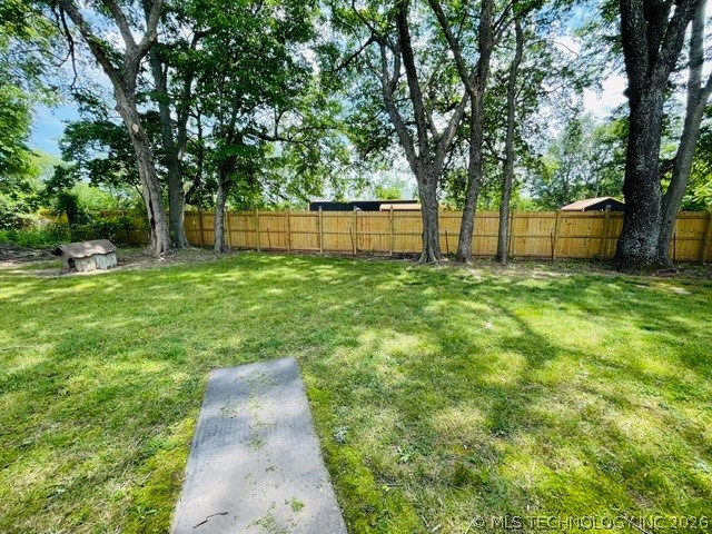 1695 Louise Street Property Photo 5