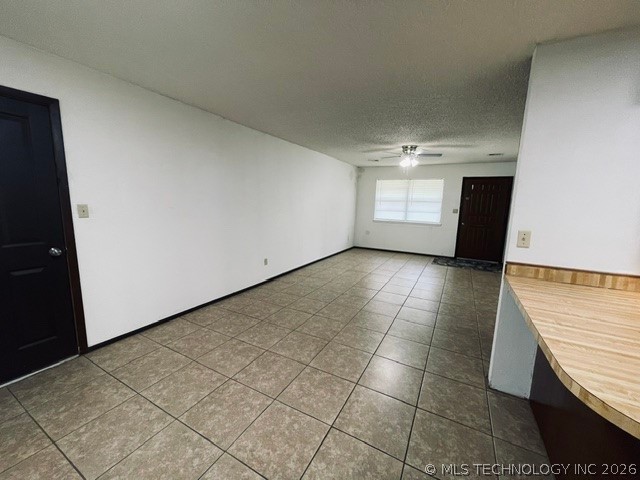 1695 Louise Street Property Photo 6