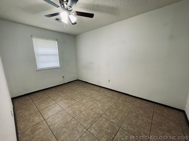 1695 Louise Street Property Photo 18