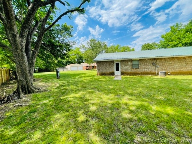 1695 Louise Street Property Photo 29