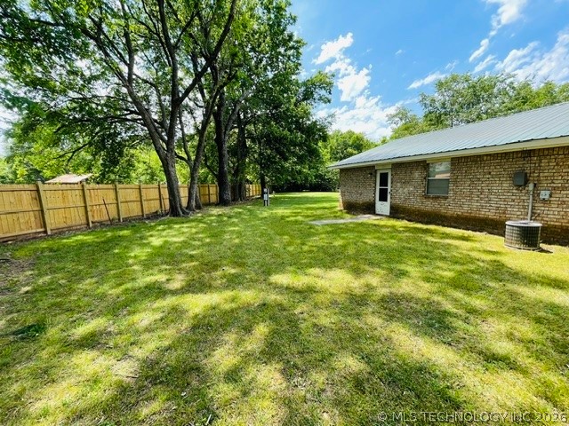 1695 Louise Street Property Photo 30