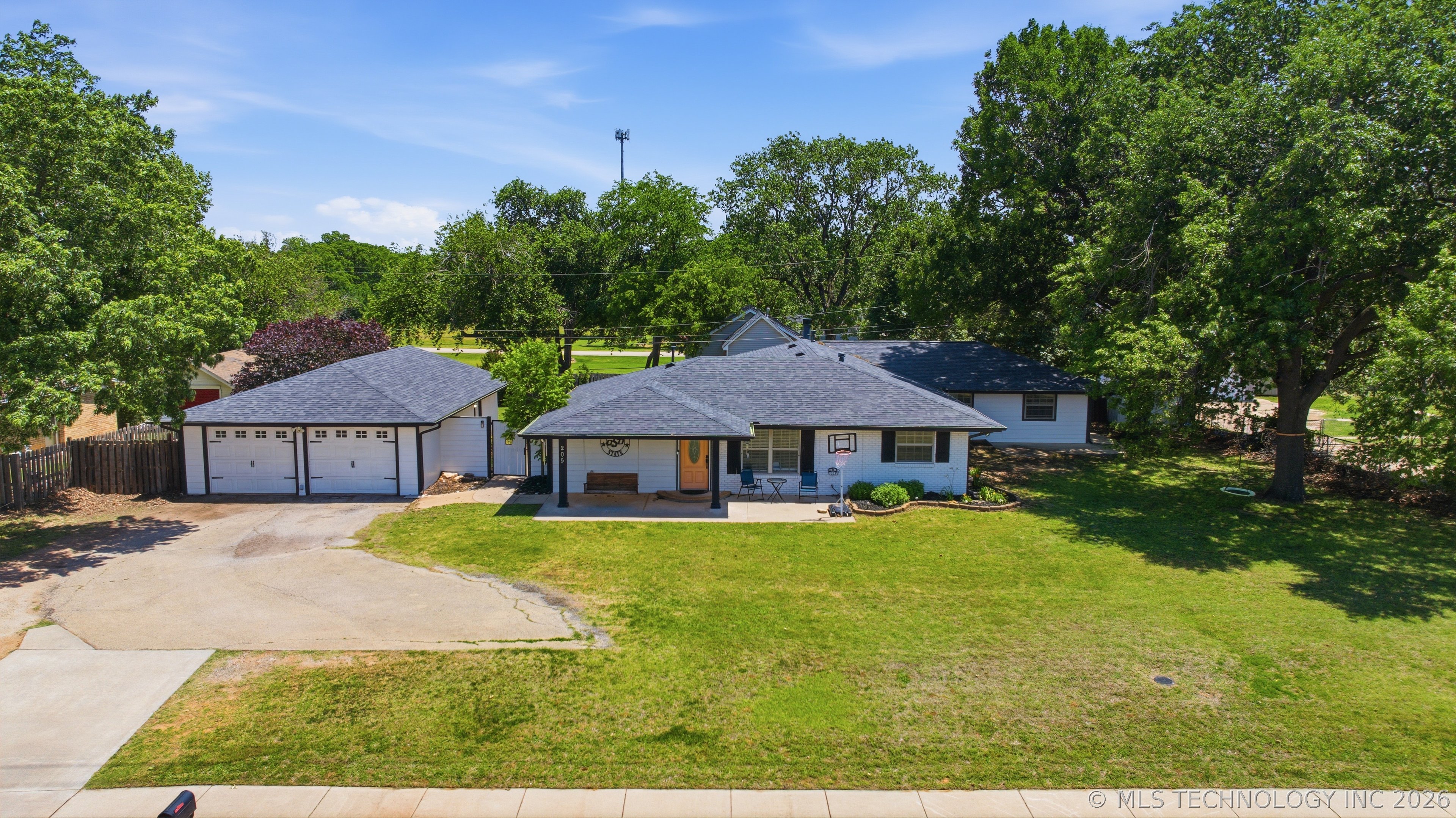 205 N Jardot Road Property Photo 2