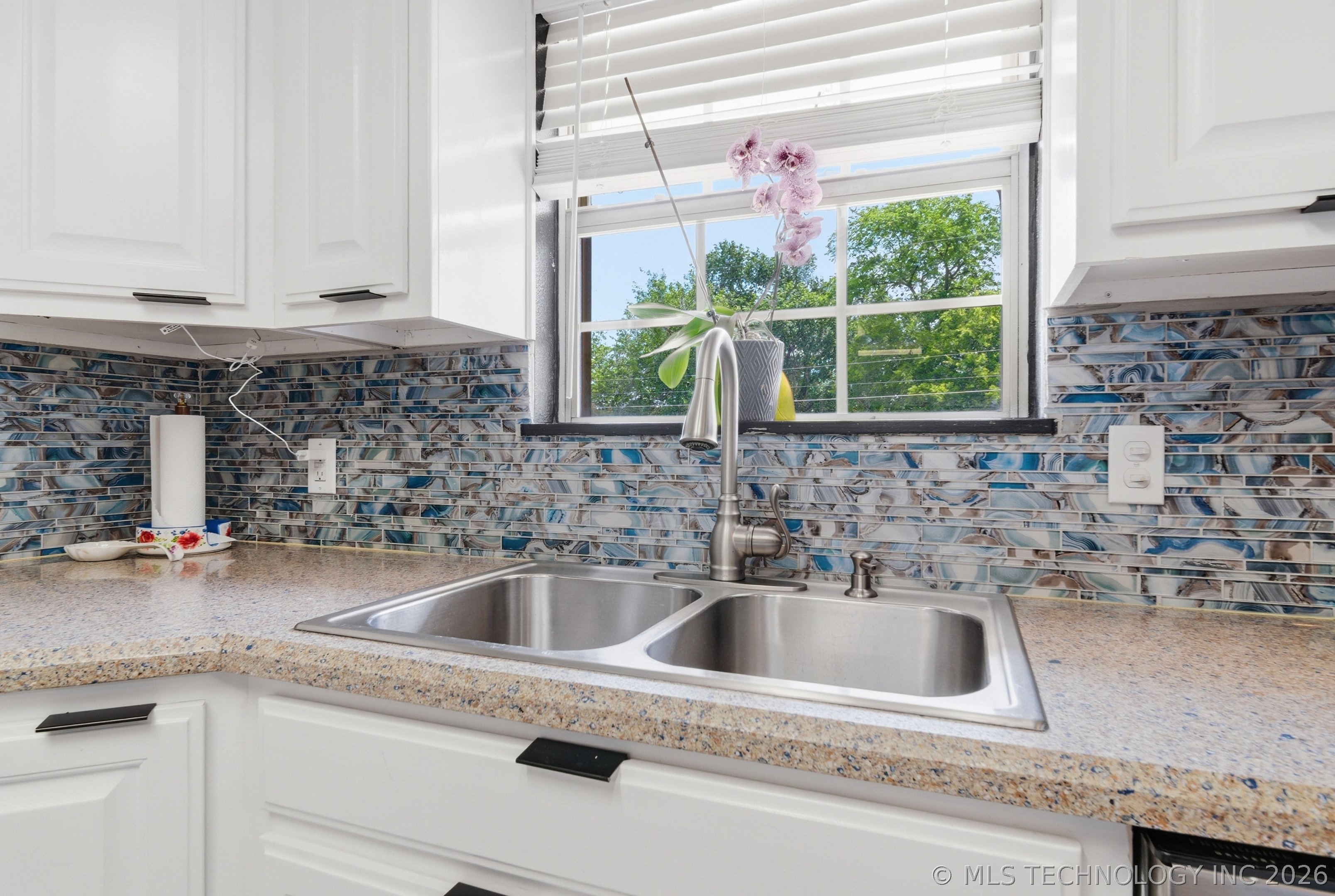205 N Jardot Road Property Photo 12